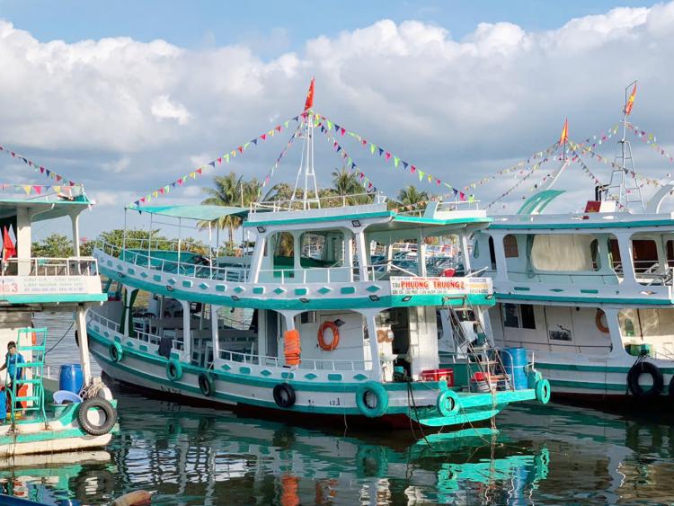 Nhiều doanh nghiệp ở Phú Quốc 'kêu cứu' vì tàu chở khách du lịch nằm bờ
