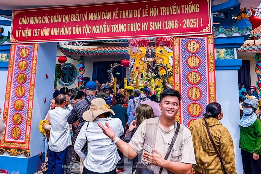 Biển người hành hương về Rạch Giá tri ân Anh hùng dân tộc Nguyễn Trung Trực - 6