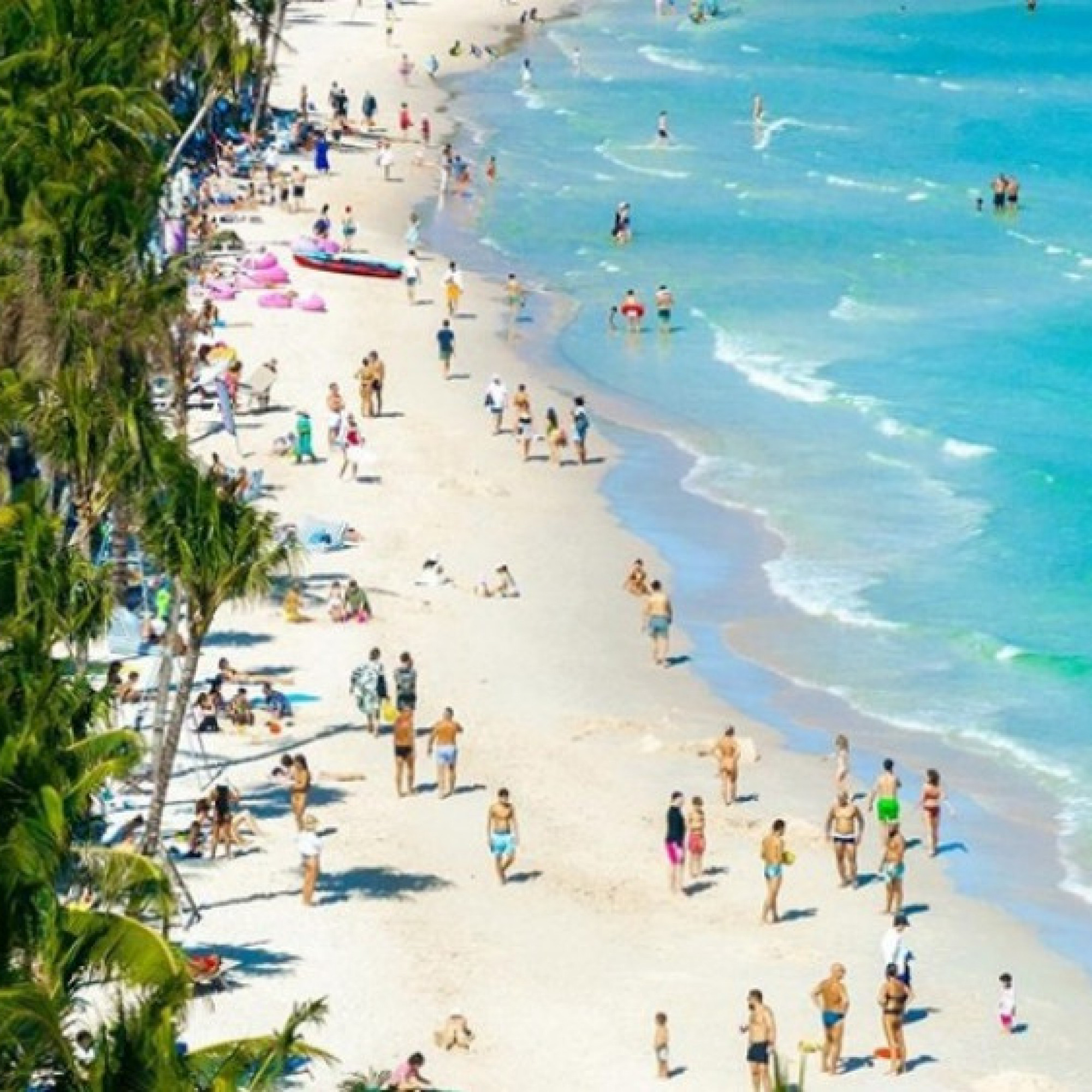  - Từ những chuyến bay charter đến “cơn sốt” phòng nghỉ: Phú Quốc khẳng định vị thế trung tâm nghỉ dưỡng Việt Nam
