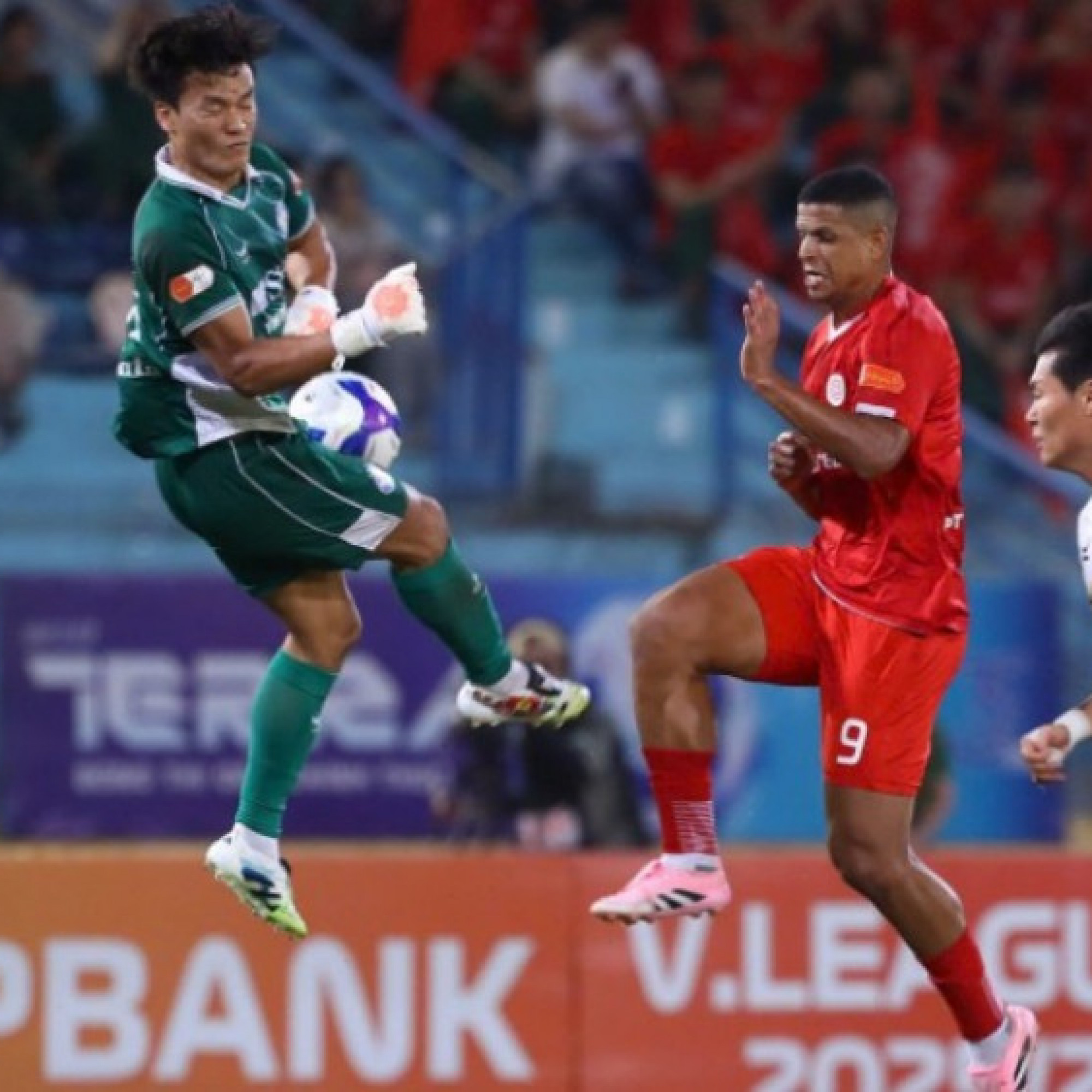  - Trực tiếp bóng đá Thể Công Viettel - Đà Nẵng: Tăng sức ép, tìm bàn gỡ (V-League)