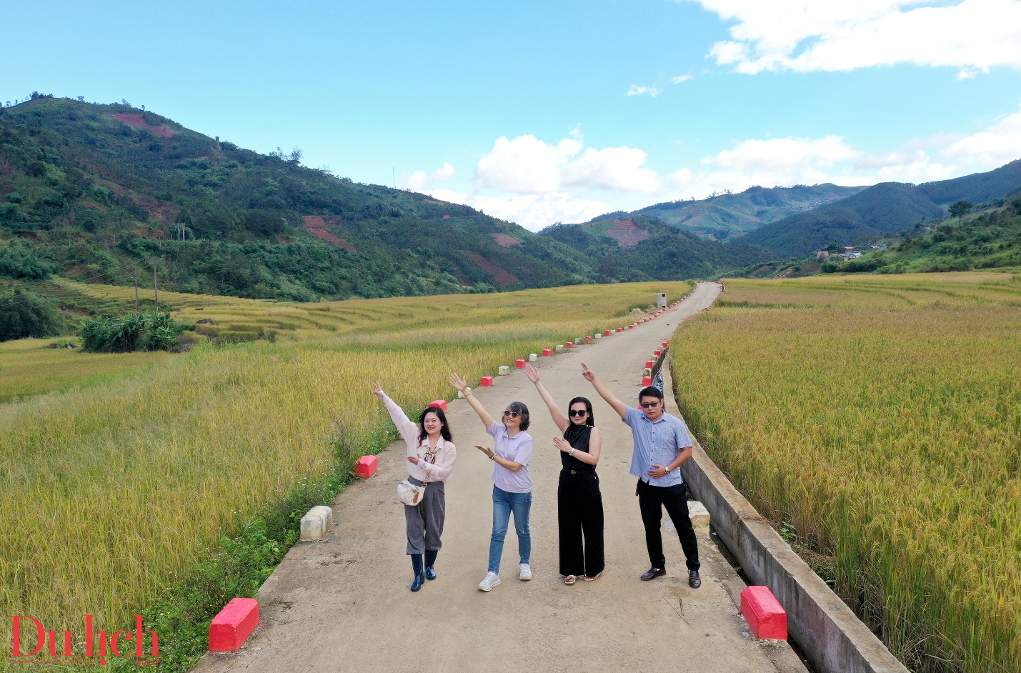 di san ruong bac thang doc dao hap dan du khach den voi mang ri - 17