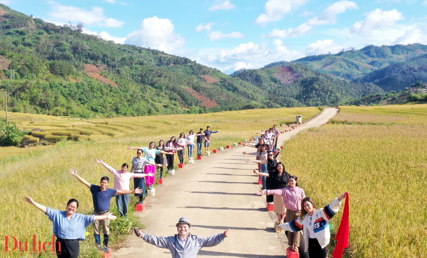 di san ruong bac thang doc dao hap dan du khach den voi mang ri - 16