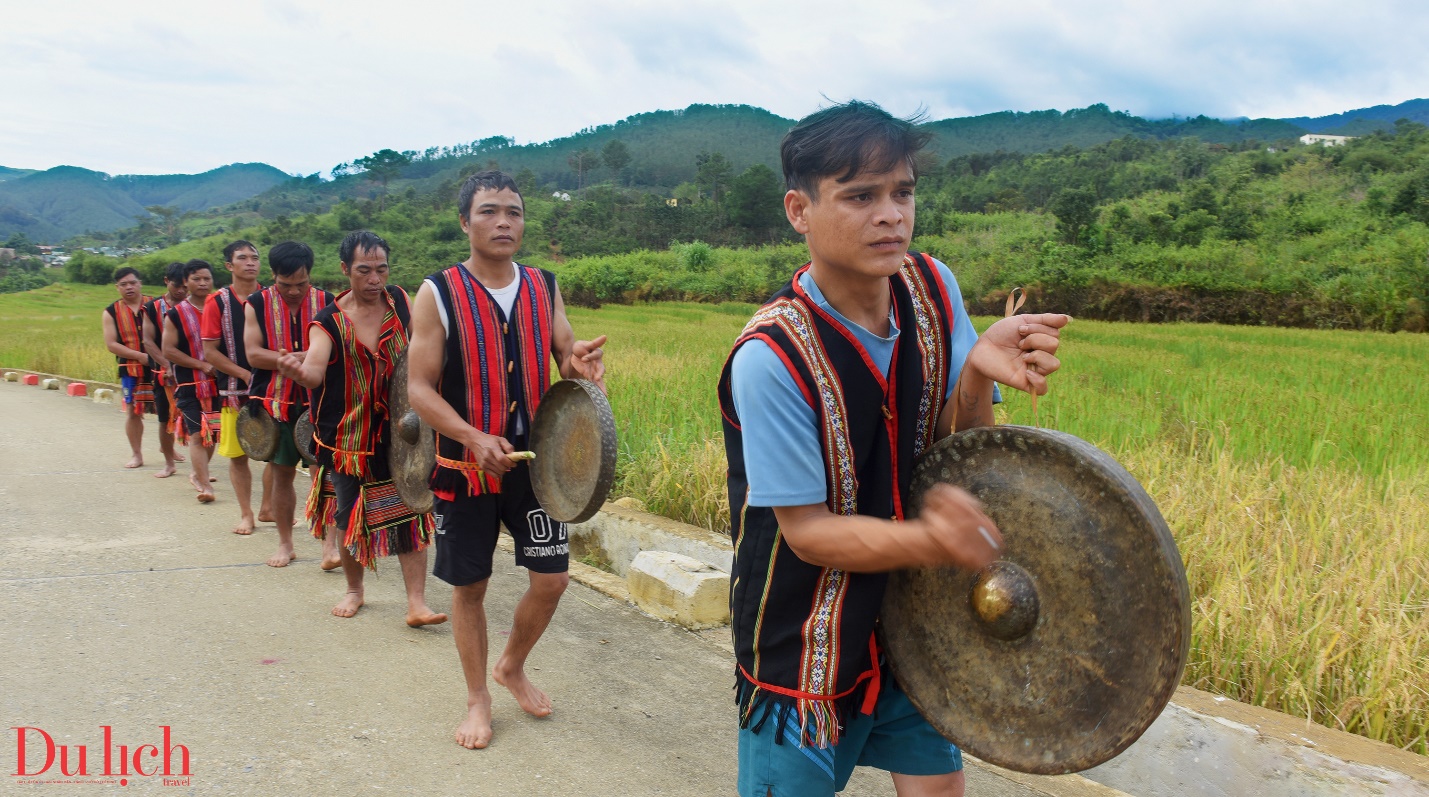 di san ruong bac thang doc dao hap dan du khach den voi mang ri - 15