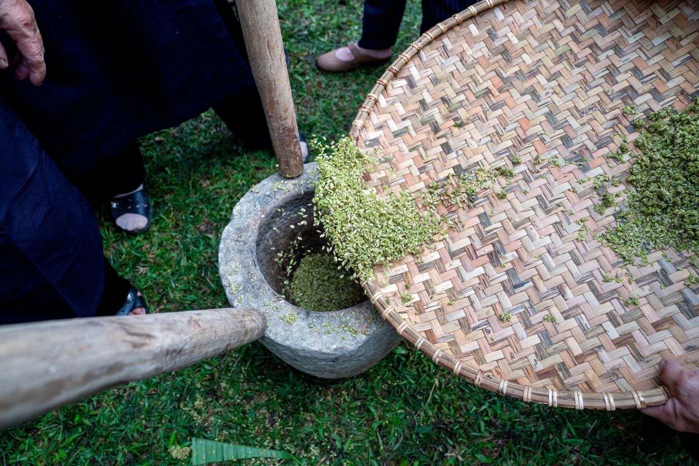 “Cháy hàng” cốm trong Lễ hội Cốm - 5