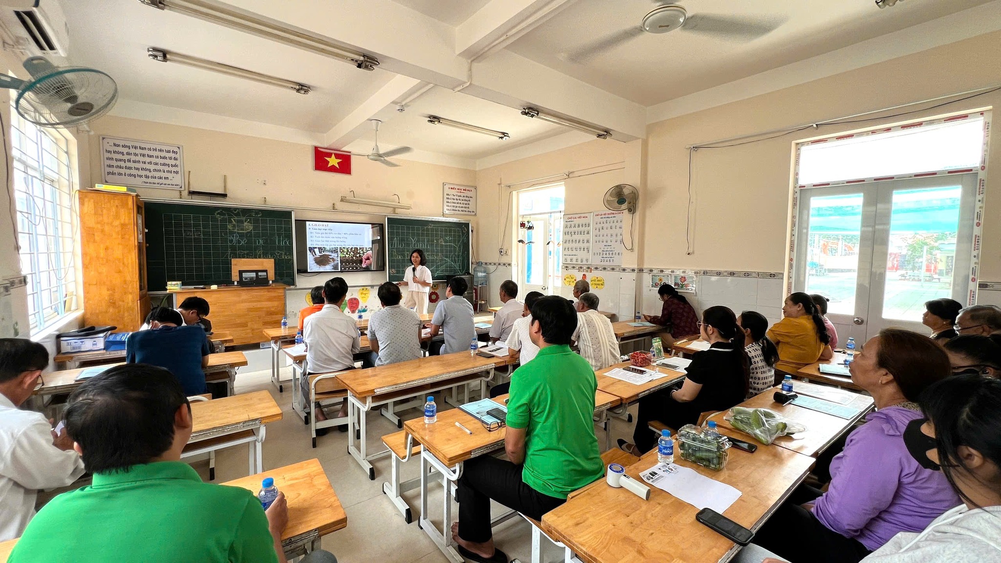 Đào tạo nghề theo "đặt hàng" của người dân - 1