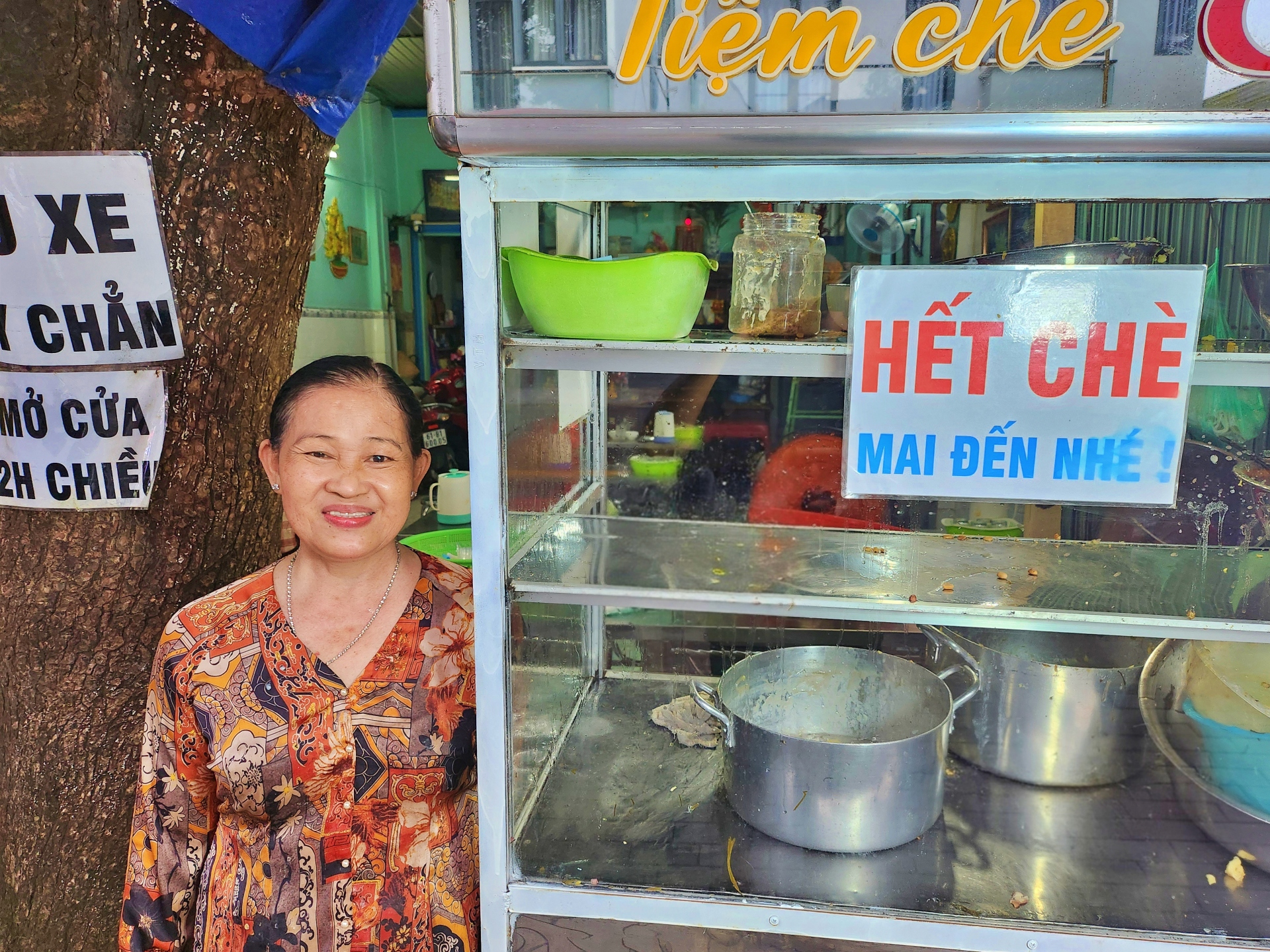 Độc lạ chủ quán chè '3 không', hết rồi mai đến nhé! - 9