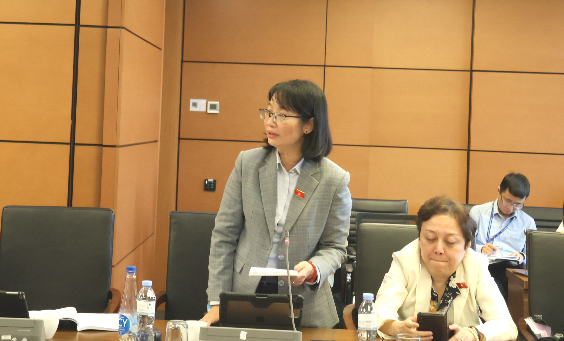 Đại biểu đề nghị công nhận viên chức trong cơ quan báo chí công lập - 2