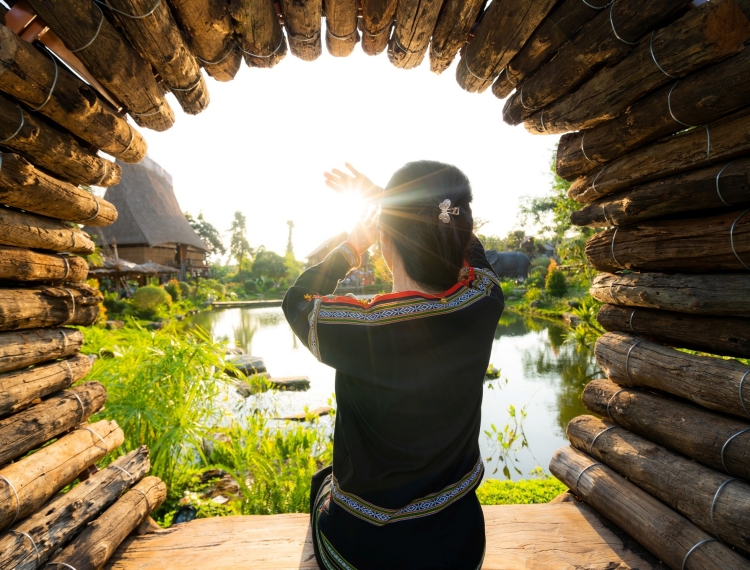 Buôn Gơ Rin và nghệ thuật kể chuyện văn hóa không gượng ép