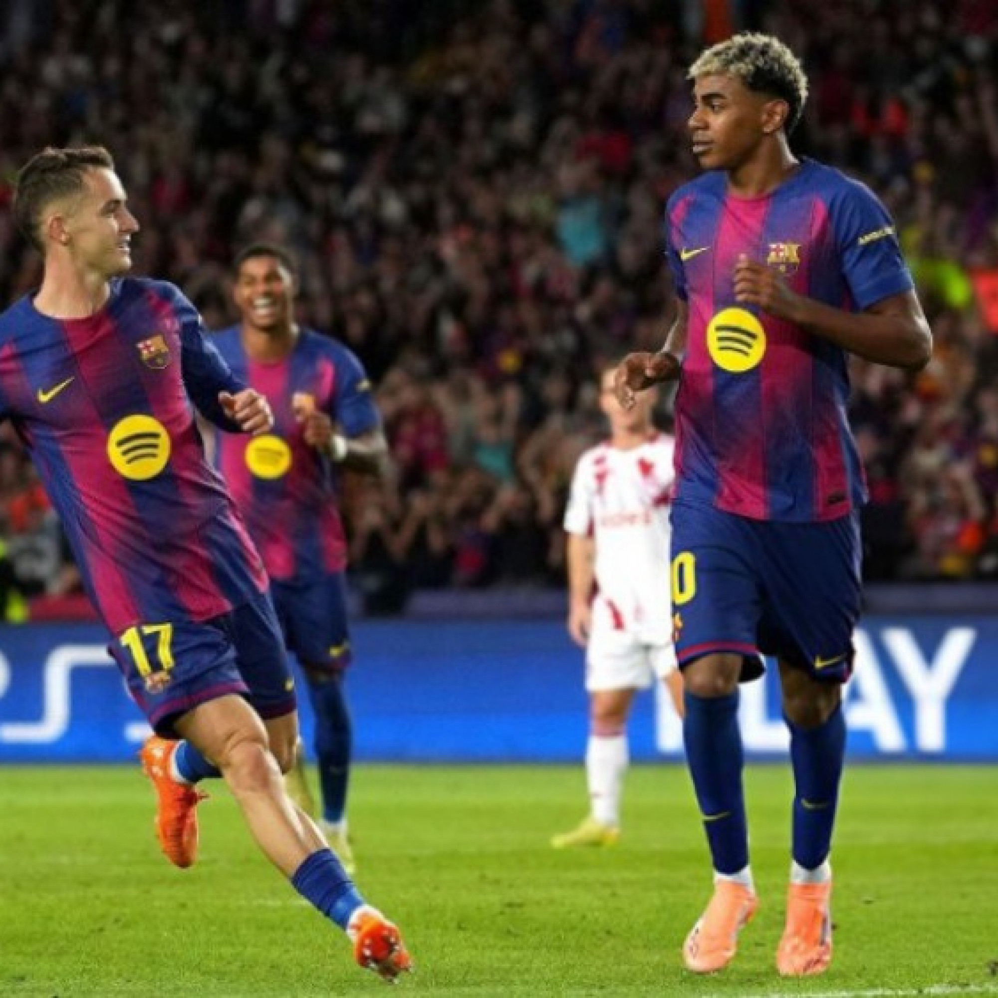  - Video bóng đá Barcelona - Olympiakos: Tưng bừng "set tennis", hat-trick ngỡ ngàng (Cúp C1)