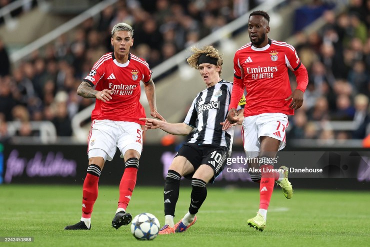 Video bóng đá Newcastle - Benfica: Đội Mourinho lại nhận "trái đắng" (Cúp C1) - 1