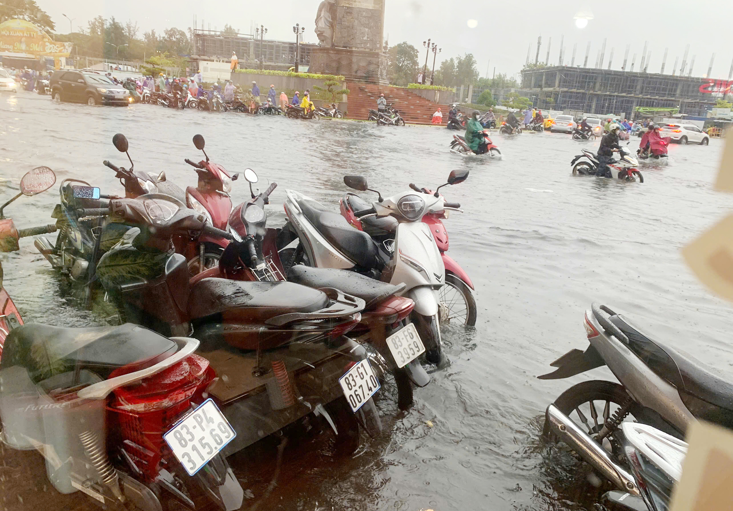 Cần Thơ: ngập nước dữ dội nhiều tuyến đường ở phường Sóc Trăng và Phú Lợi - 1