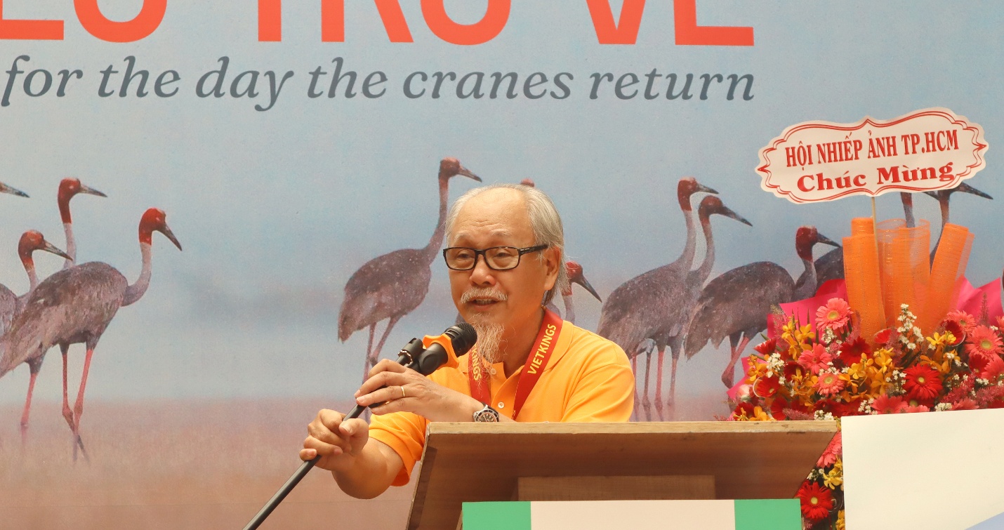ra mat sach anh 'seu dau do': khoanh khac day cam xuc voi nhiep anh gia nguyen truong sinh - 1