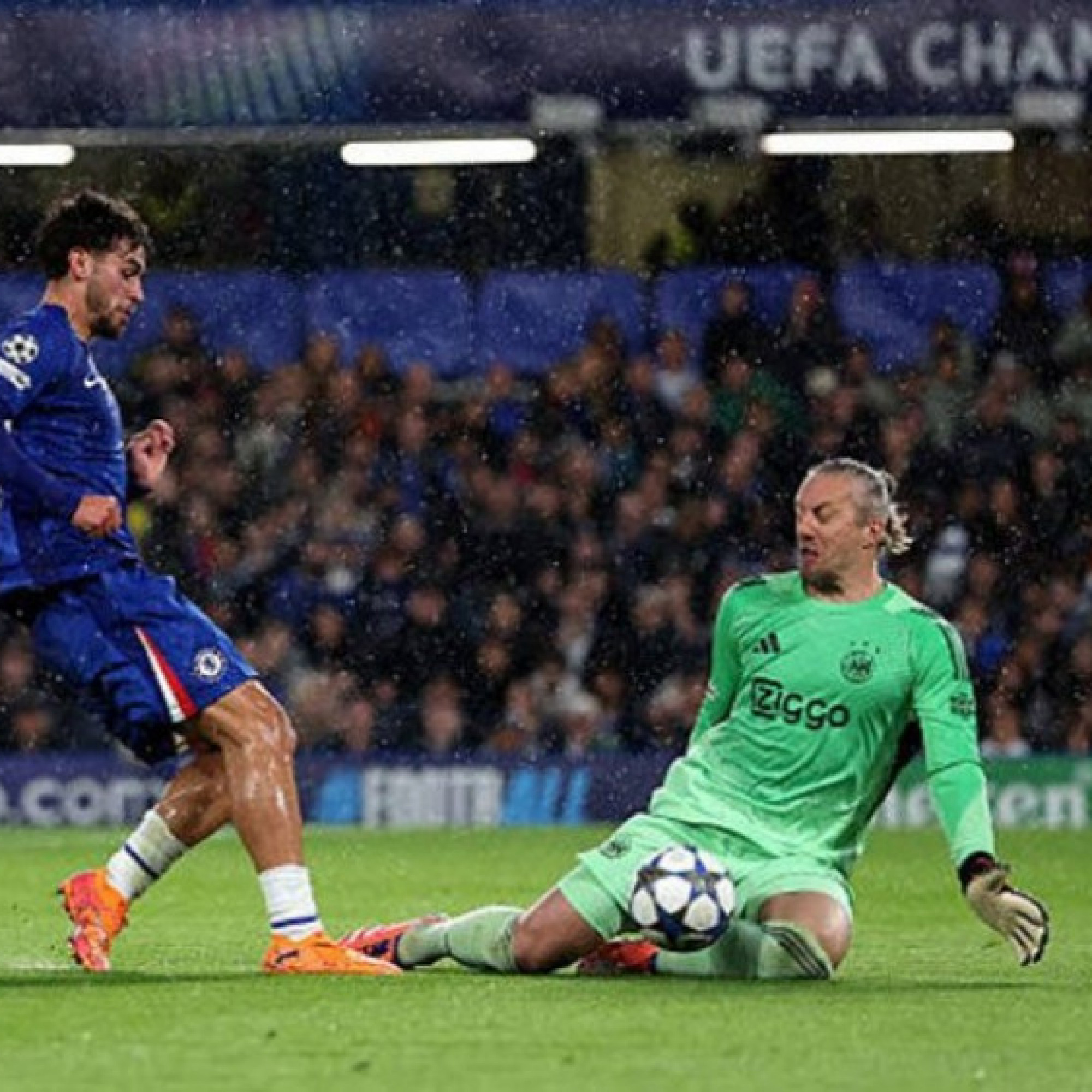  - Video bóng đá Chelsea - Ajax: Kết liễu ngay trong hiệp 1 (Cúp C1)