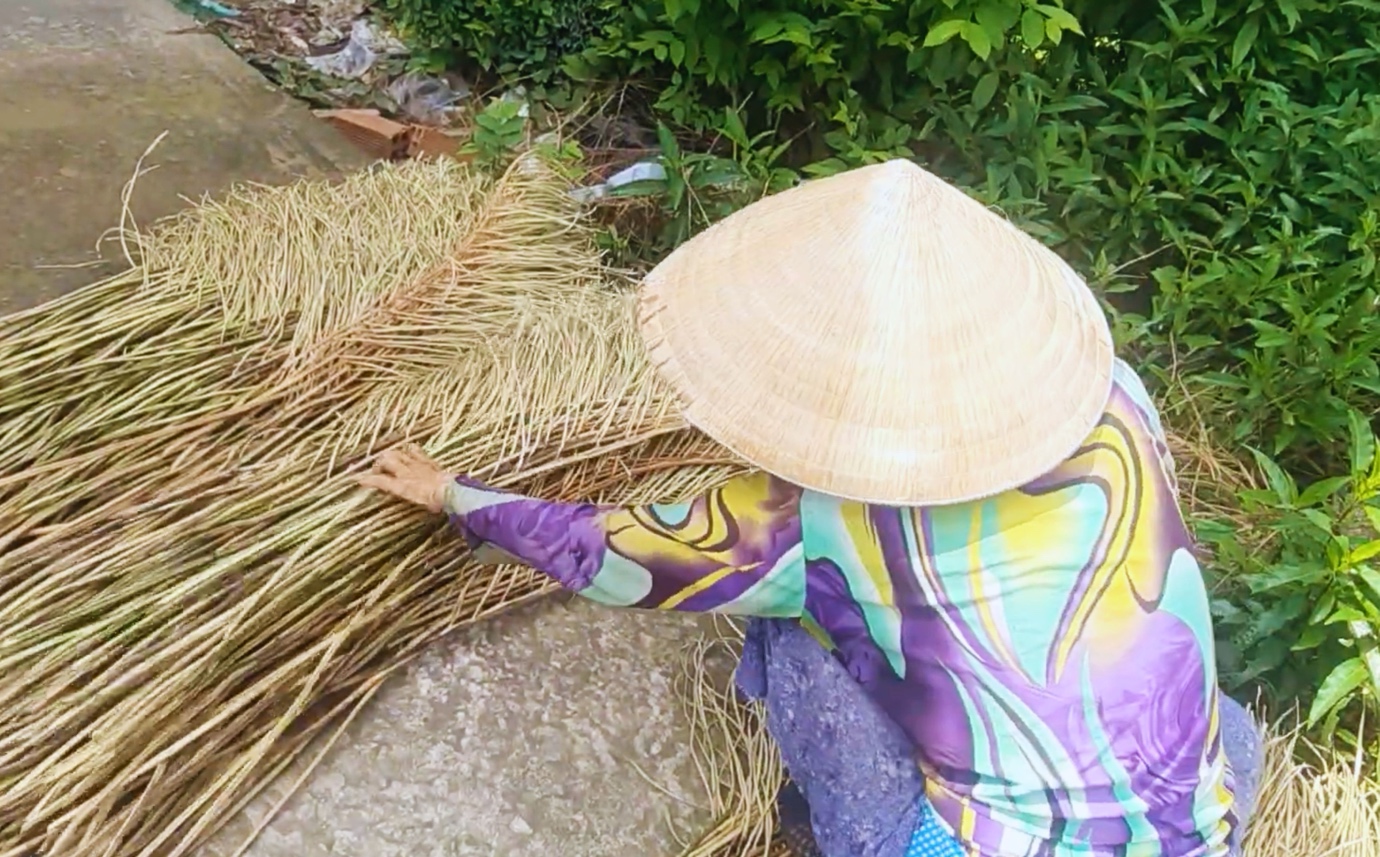 Thương nhớ chổi ráng miền Tây - 5