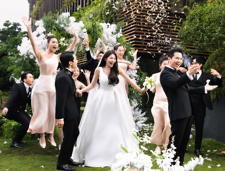 Mai Tiến Dũng làm “chủ hôn” cho Quỳnh Châu và Phát Nguyễn trong MV Mình Cưới Nhau Em Nhé