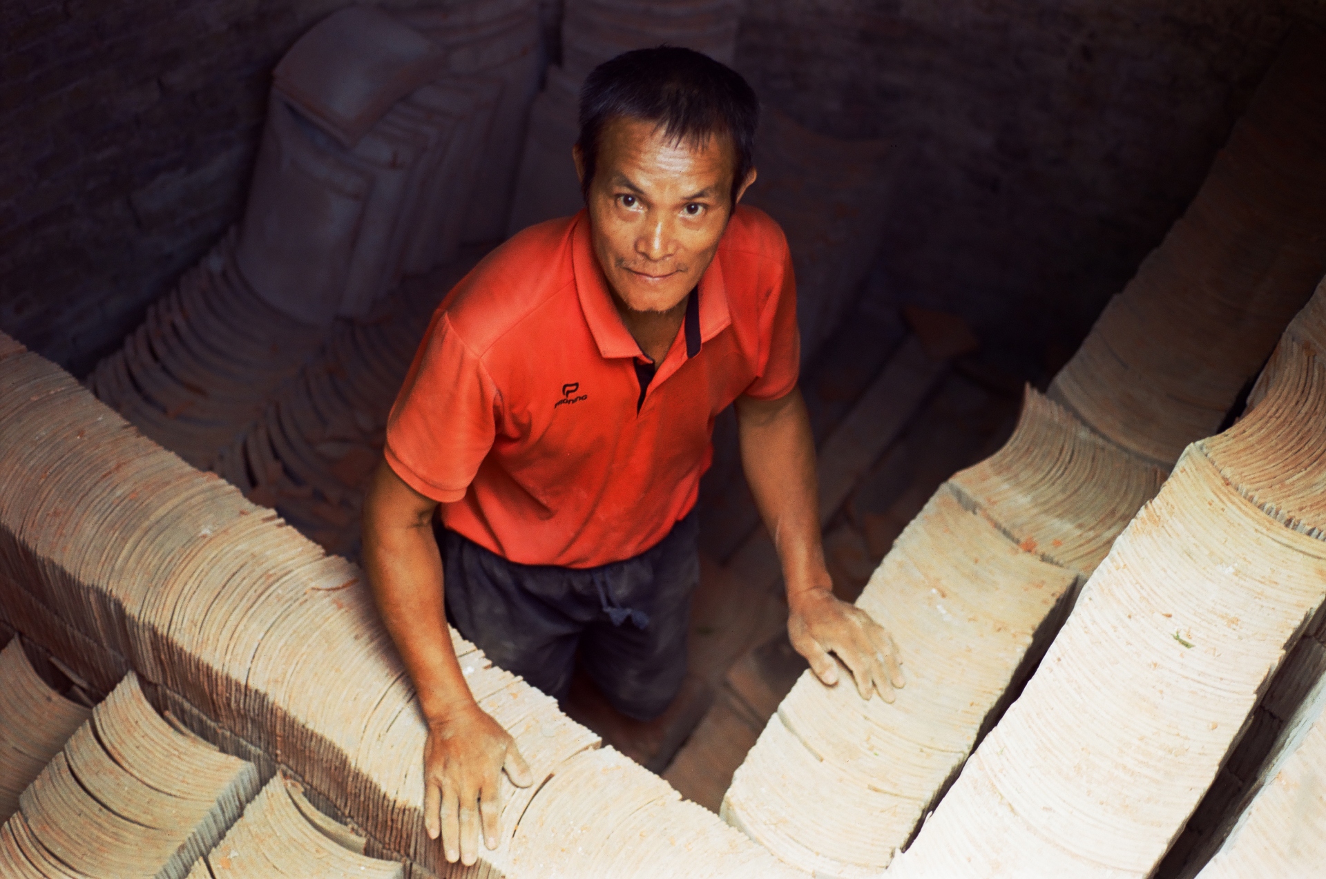 quynh son: ngoi lang tay 'khong danh doi ban sac' chinh phuc the gioi - 14