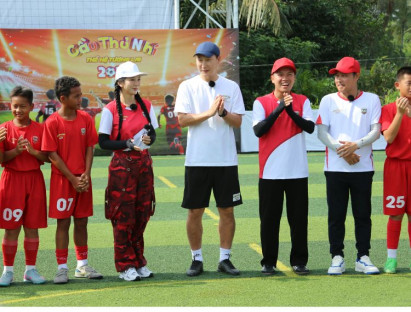 HLV Đội tuyển Quốc gia Việt Nam - Kim Sang Sik trực tiếp huấn luyện cho top 12 Cầu thủ nhí 2025