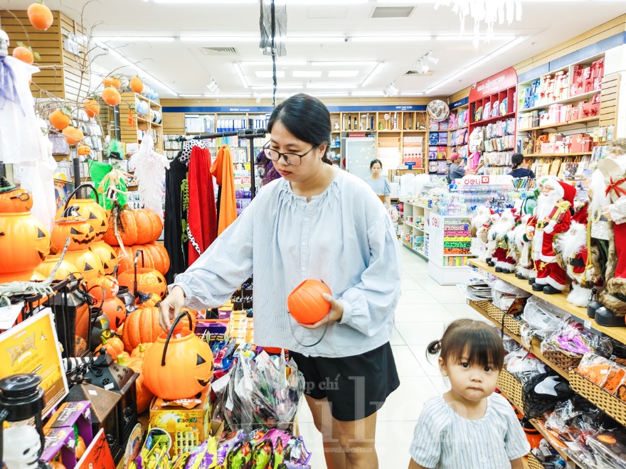 Độc đáo mùa bí ngô vàng rực hóa thân vào 'lễ hội ma' - 13