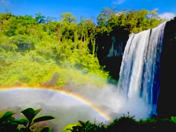 Kỳ diệu khoảnh khắc cầu vồng rực rỡ xuất hiện ở thác K50