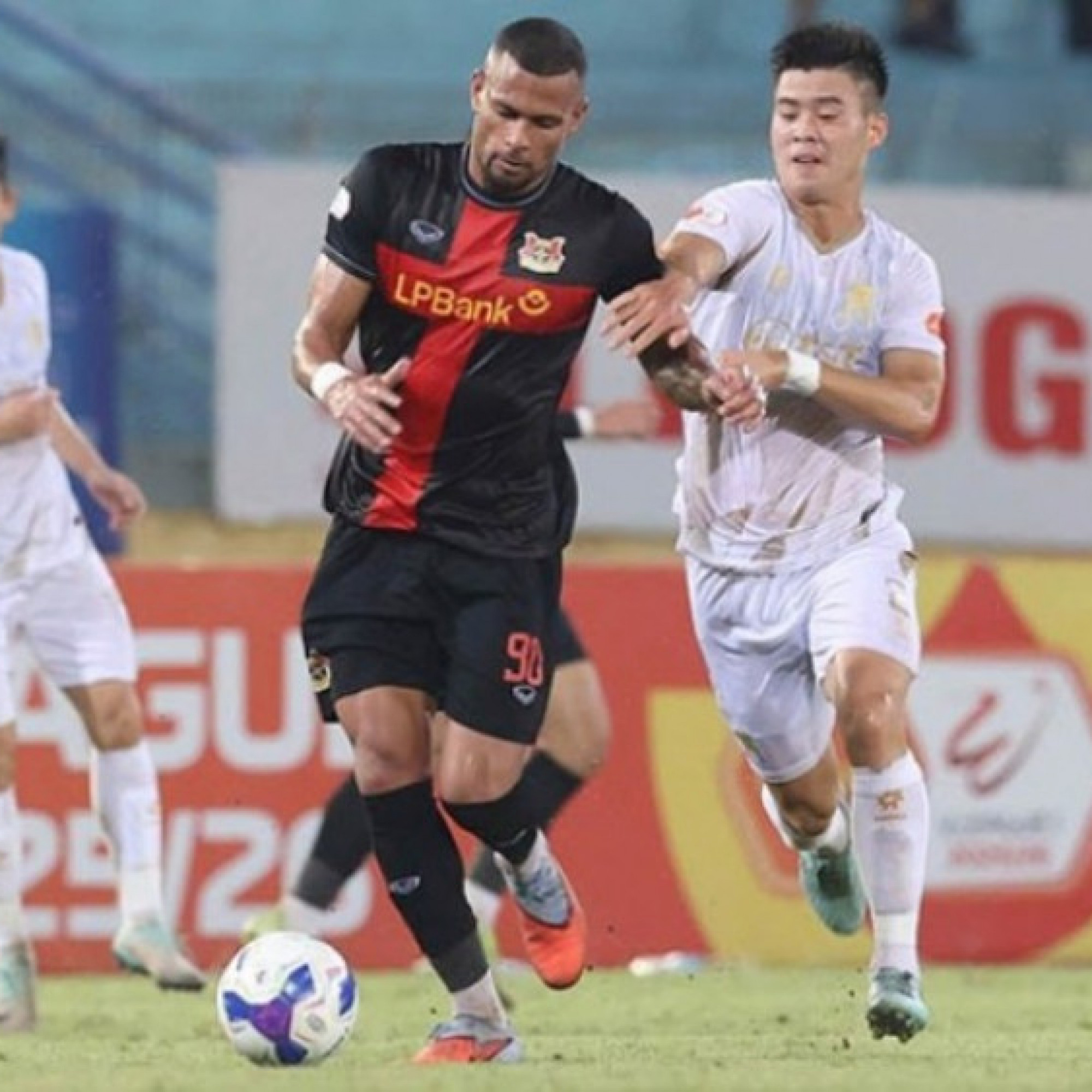 - Trực tiếp bóng đá Becamex TP.HCM - Hà Nội: Kỳ vọng Hoàng Hên và HLV Harry Kewell (V-League)