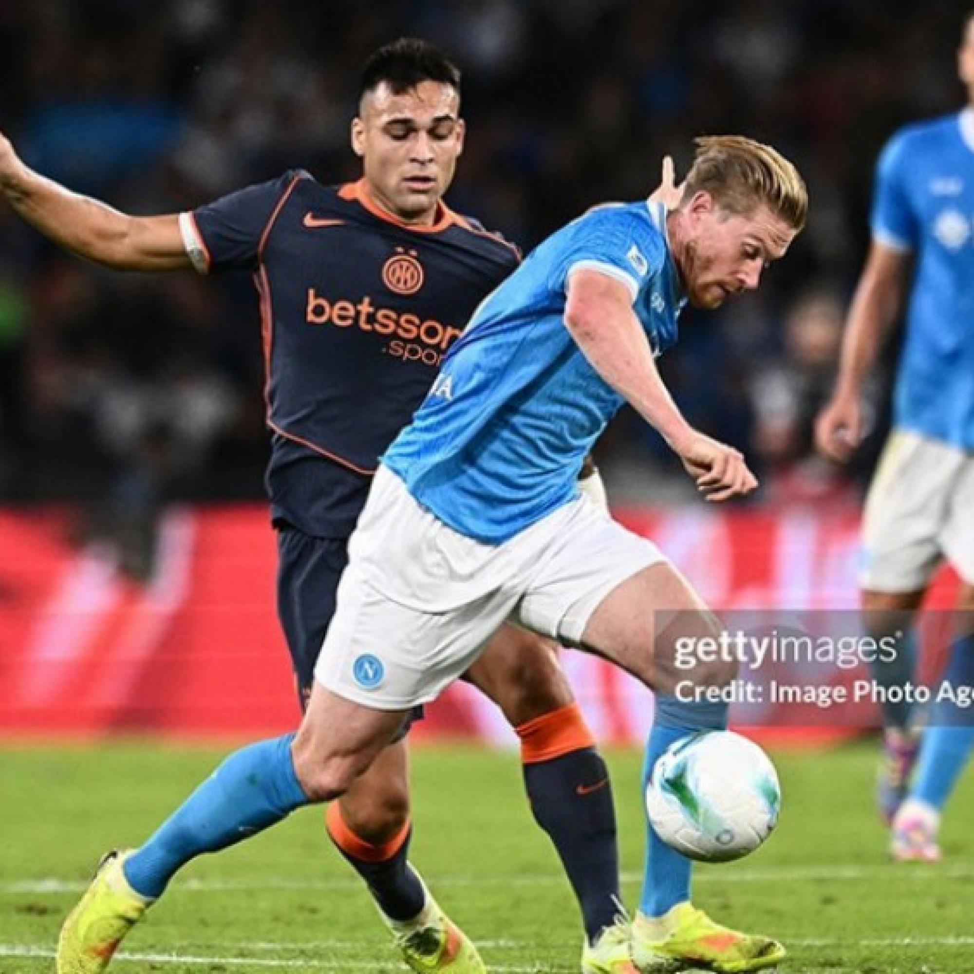 - Video bóng đá Napoli - Inter Milan: De Bruyne mở điểm rồi chấn thương (Serie A)