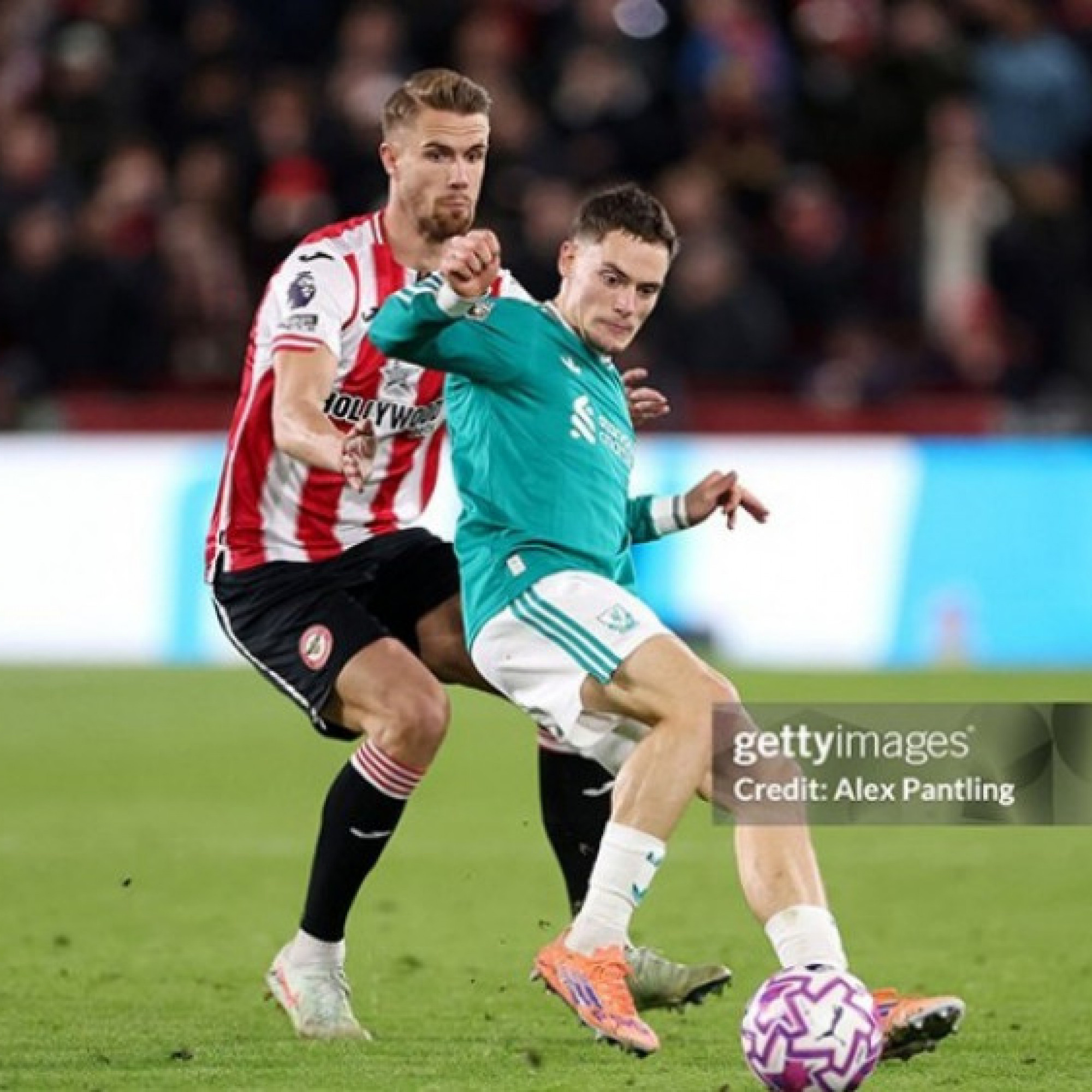- Kết quả bóng đá Brentford - Liverpool: "Lữ đoàn đỏ" lâm nguy (Ngoại hạng Anh)