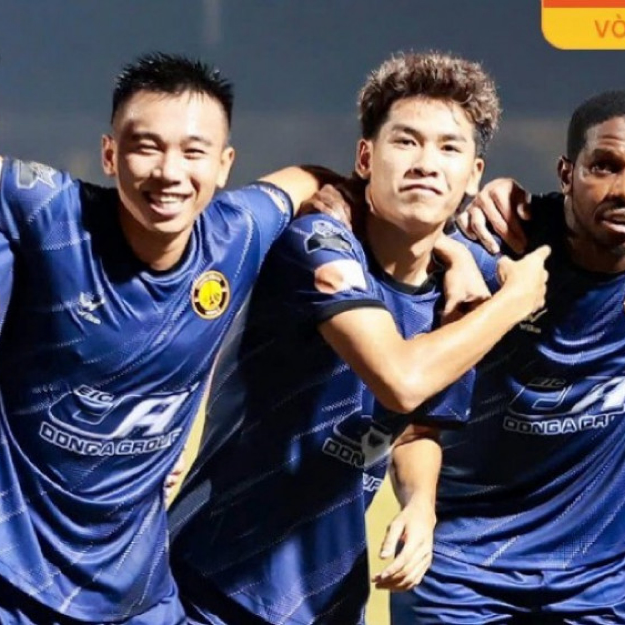 - Video bóng đá SLNA - Thanh Hóa: Rimario trừng phạt sai lầm (V-League)