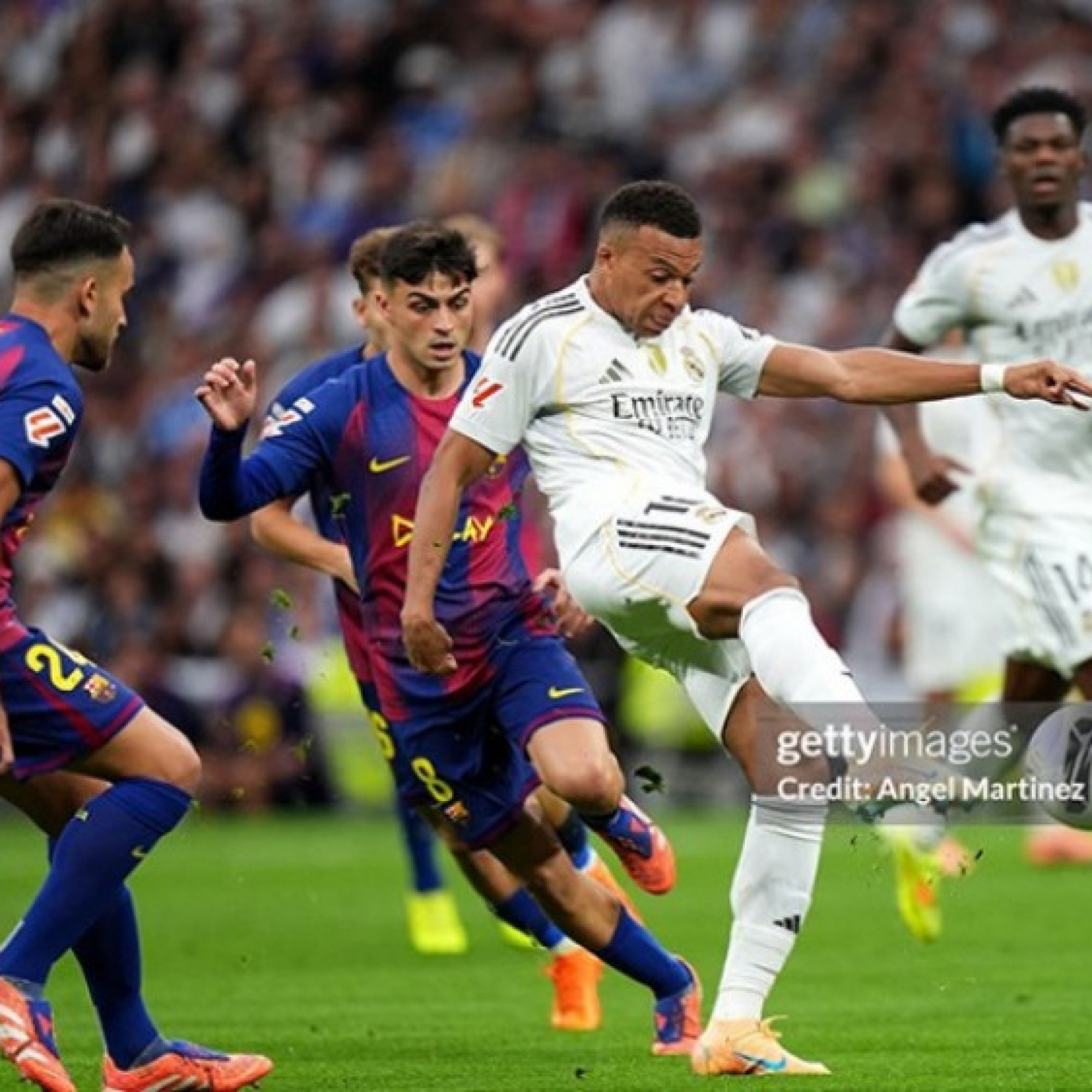 - Video bóng đá Real Madrid - Barcelona: Rượt đuổi 3 bàn hấp dẫn (La Liga)