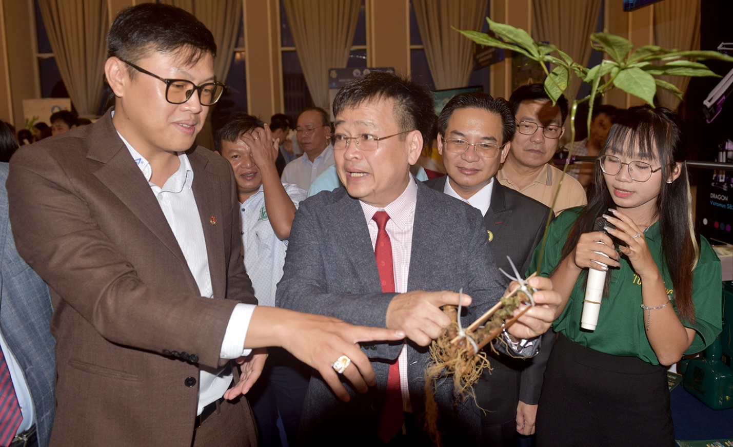 doanh nhan quang ngai tai tp.hcm khat vong ‘doi moi de vuon xa’ - 8