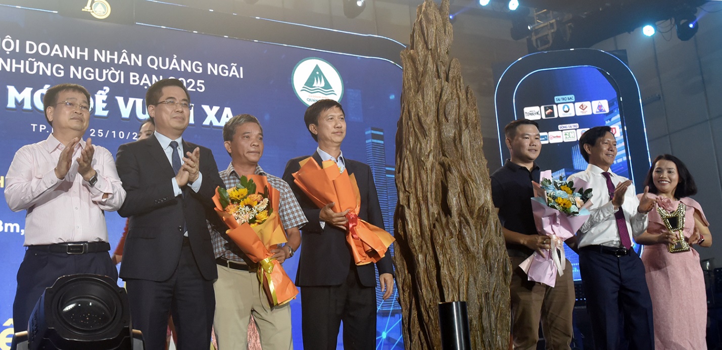 doanh nhan quang ngai tai tp.hcm khat vong ‘doi moi de vuon xa’ - 12