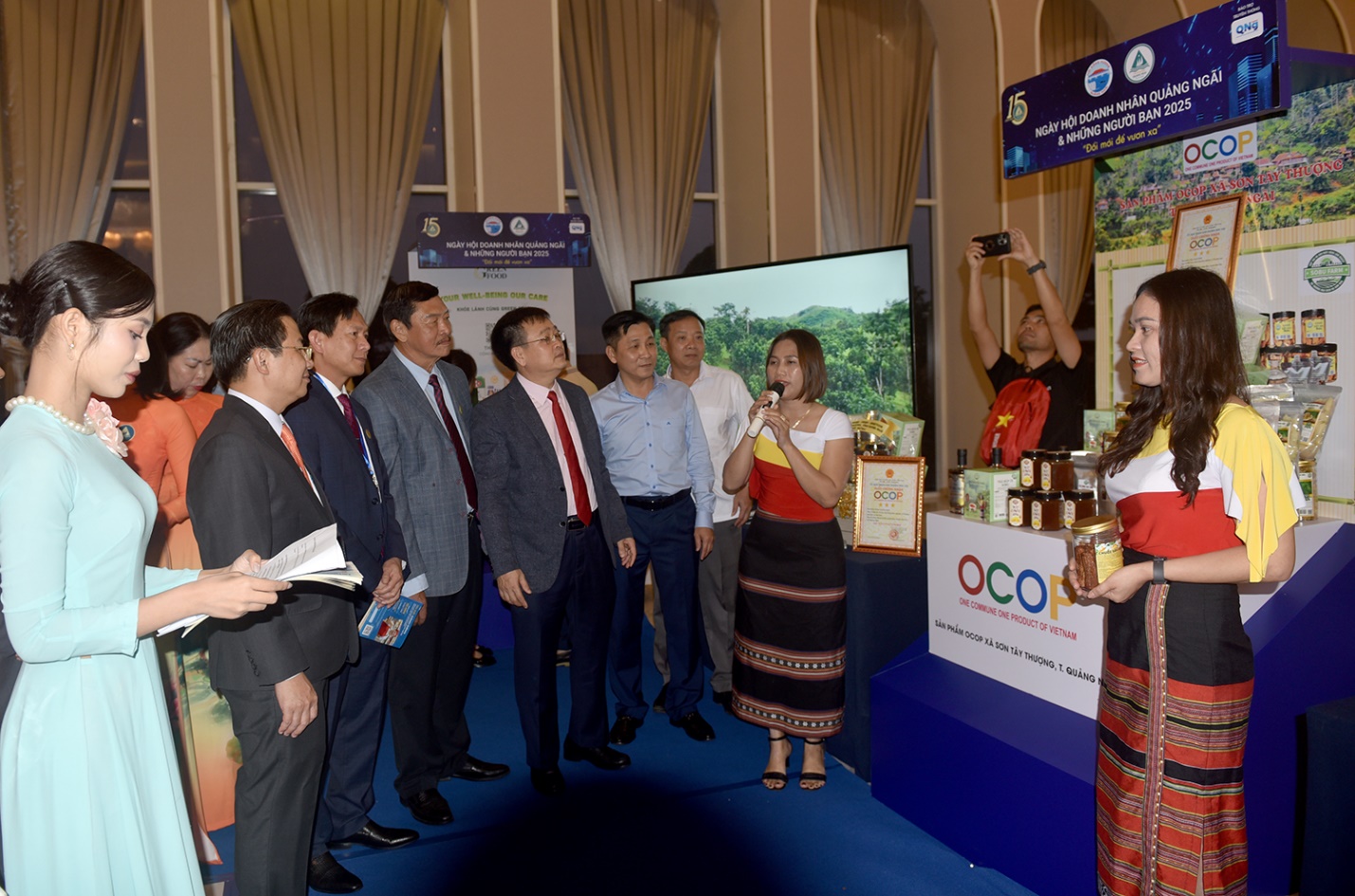 doanh nhan quang ngai tai tp.hcm khat vong ‘doi moi de vuon xa’ - 7