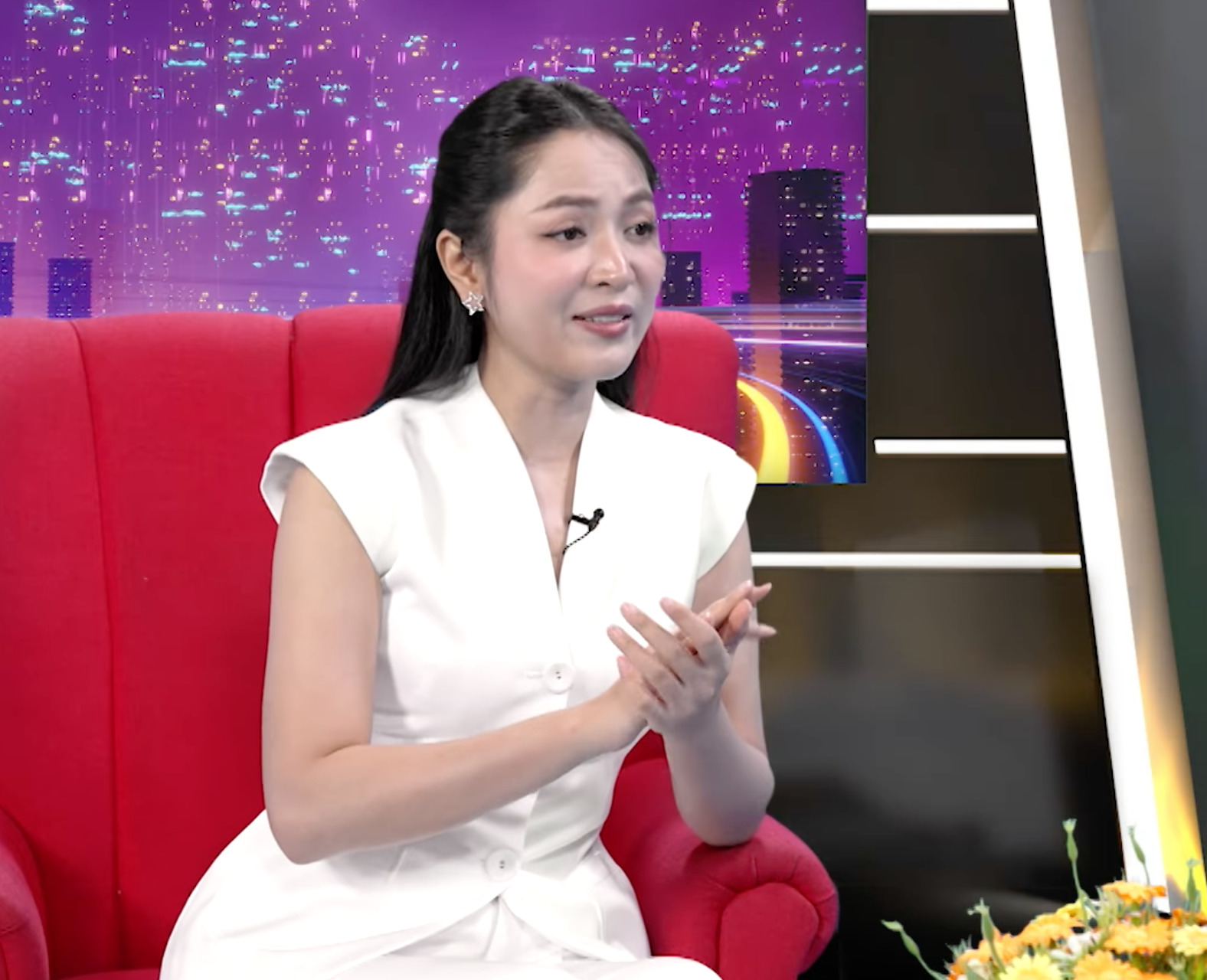 Giọng ca “Viết tiếp câu chuyện hòa bình” tiết lộ quá khứ cứng đầu, bị cộng sự nói khó gần - 4