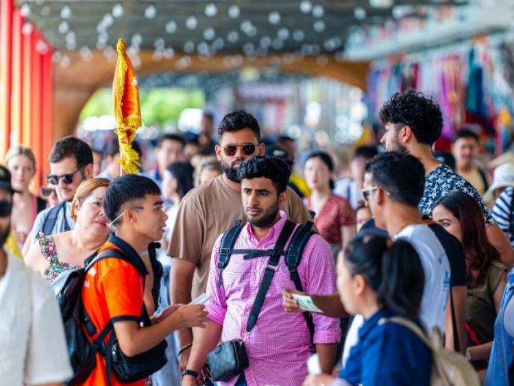 Quảng Ninh bùng nổ các sự kiện văn hóa hút khách du lịch cuối năm