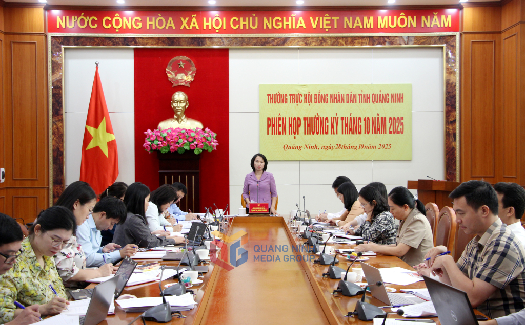 Thường trực HĐND tỉnh Quảng Ninh họp phiên thường kỳ tháng 10 - 1