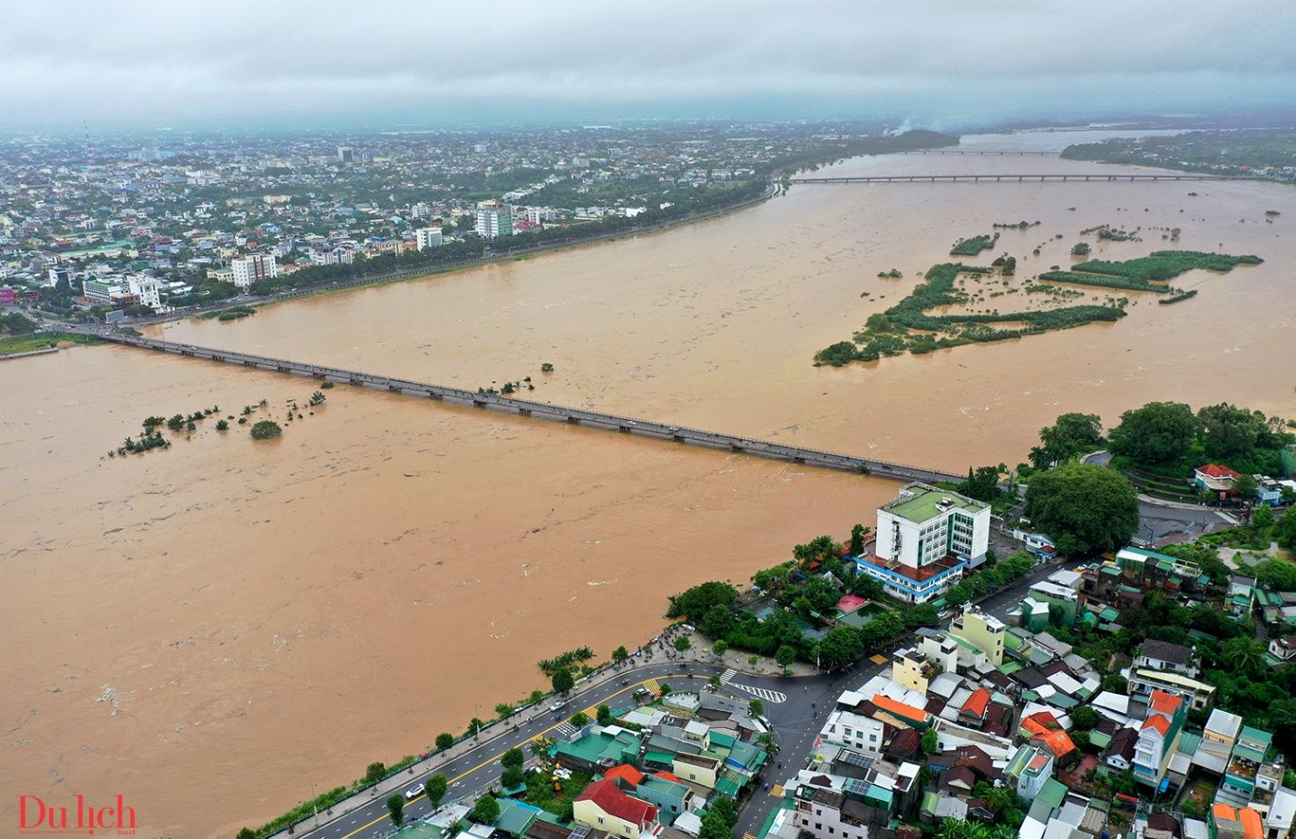 dong song tra khuc khac la trong mua mua lu - 7
