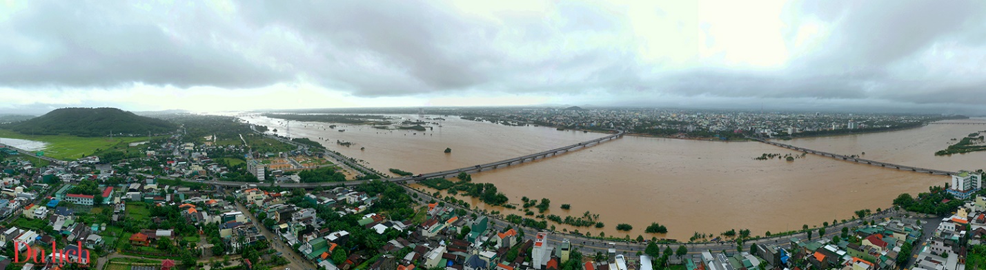 dong song tra khuc khac la trong mua mua lu - 1