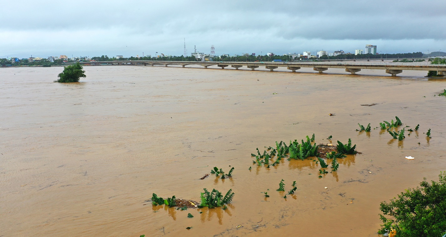 dong song tra khuc khac la trong mua mua lu - 2