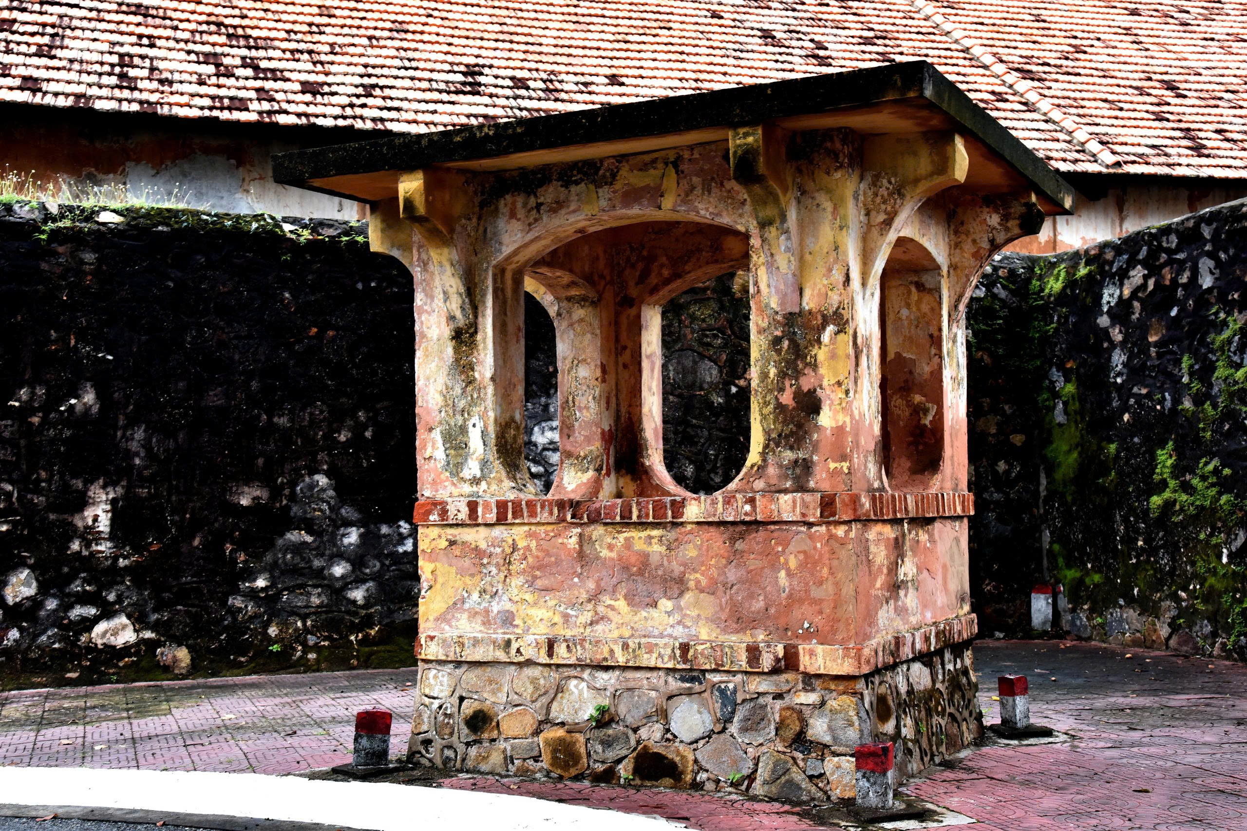 hanh huong ve dao ngoc giua trung khoi - 6