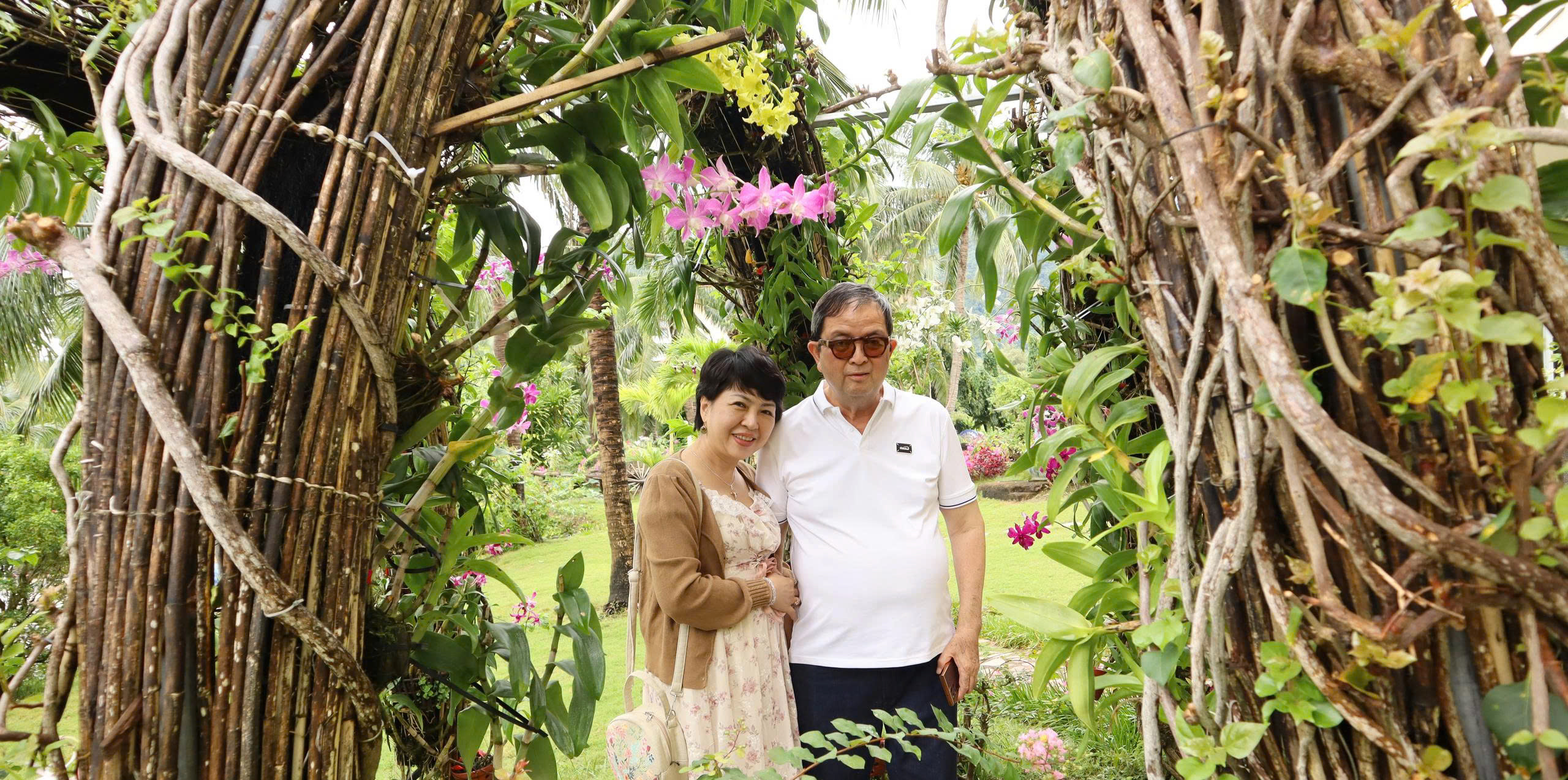 hanh huong ve dao ngoc giua trung khoi - 10