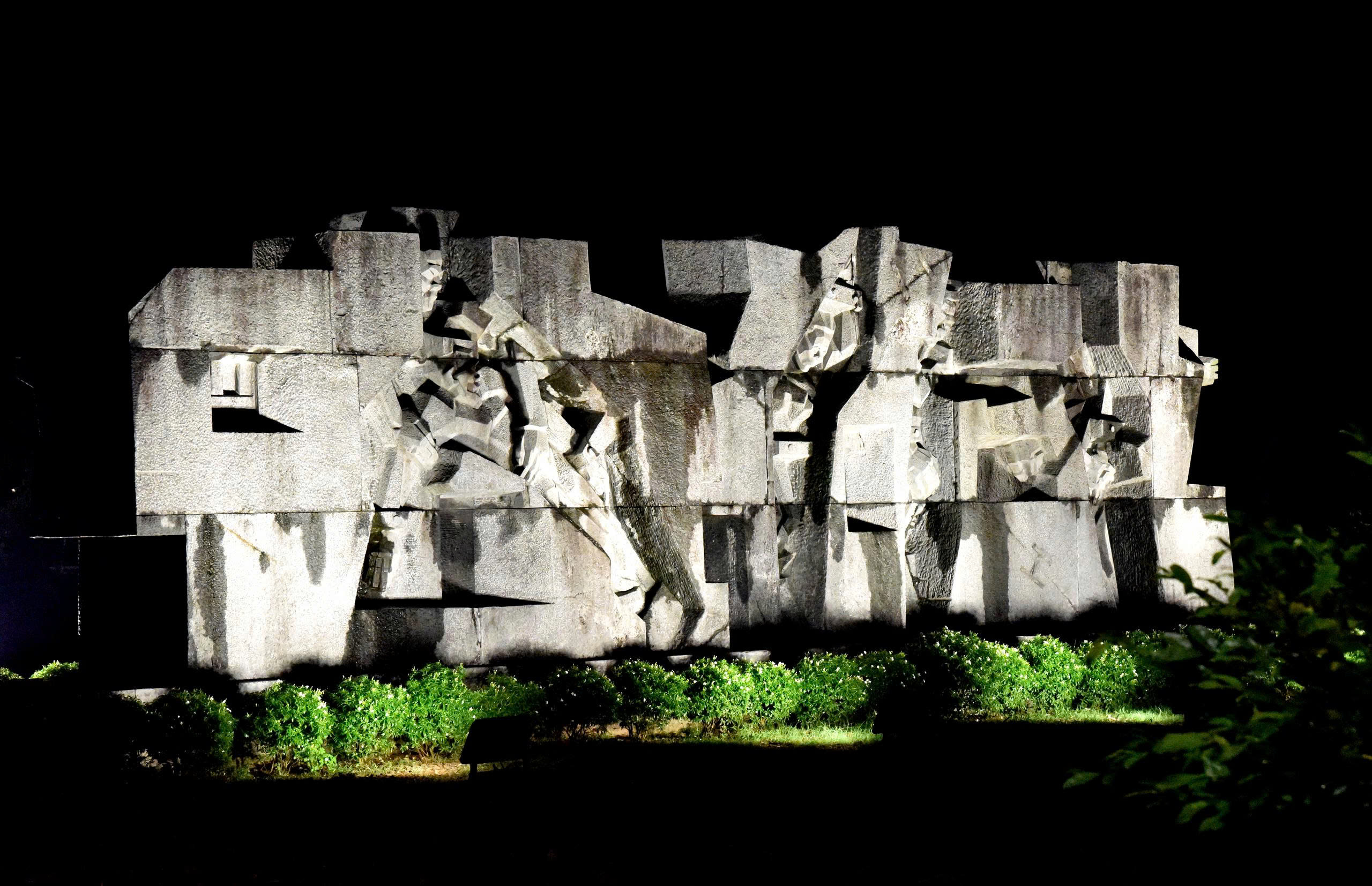 hanh huong ve dao ngoc giua trung khoi - 12