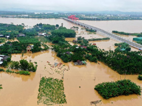 - Mưa lũ diễn biến phức tạp gây cô lập hàng nghìn hộ dân ở Quảng Ngãi