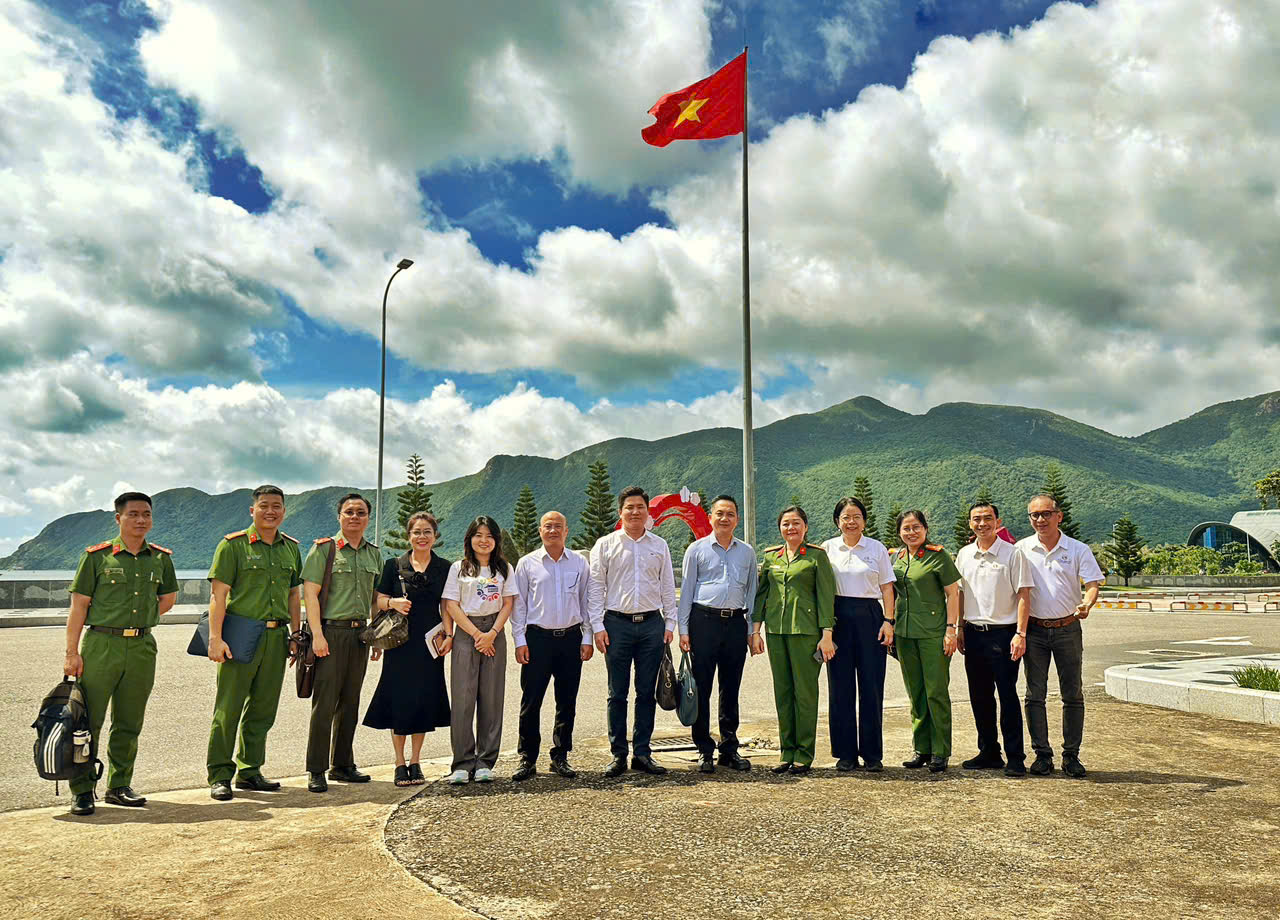 Để đảo xa... không còn xa - 1