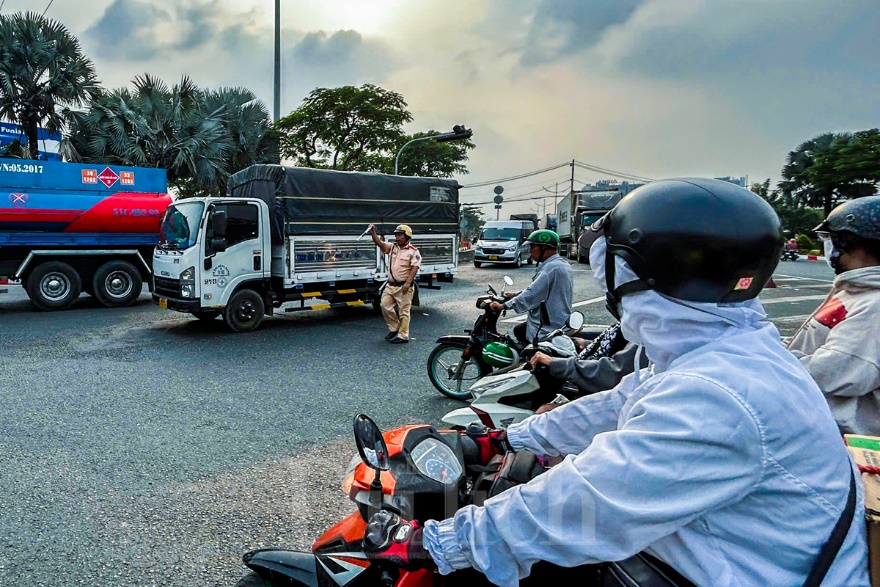 TP.HCM tồn tại 186 ‘Nút thắt cổ chai’ bóp nghẹt giao thông - 3