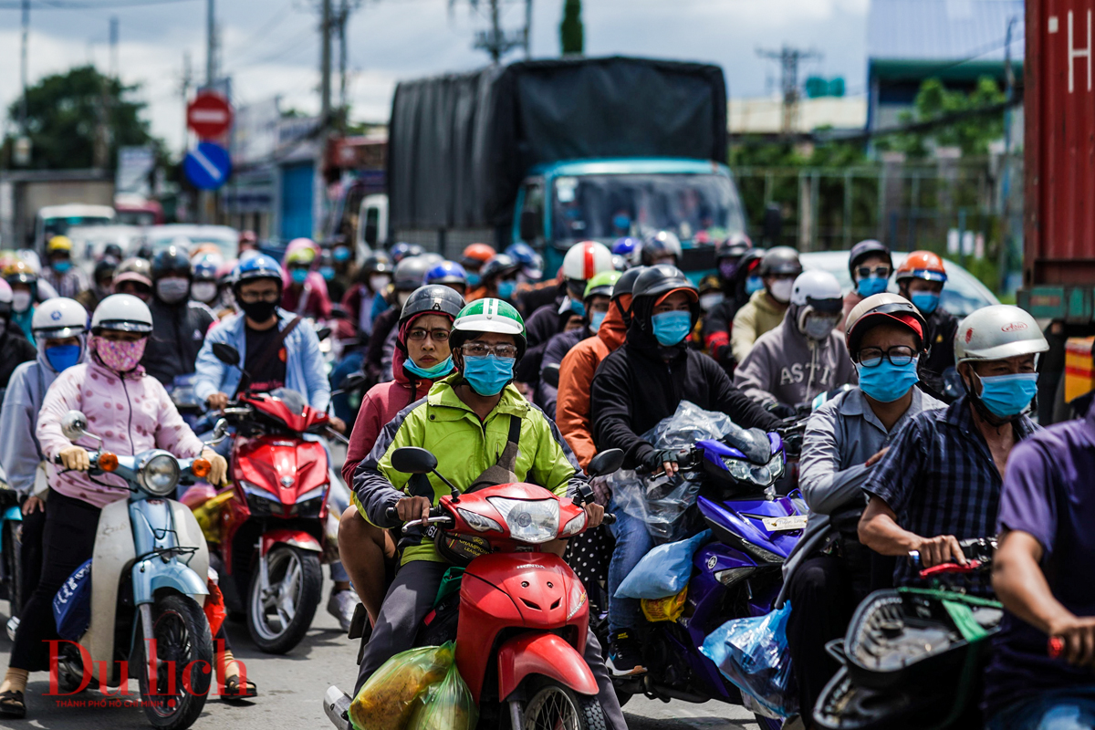 TP.HCM tồn tại 186 ‘Nút thắt cổ chai’ bóp nghẹt giao thông - 1