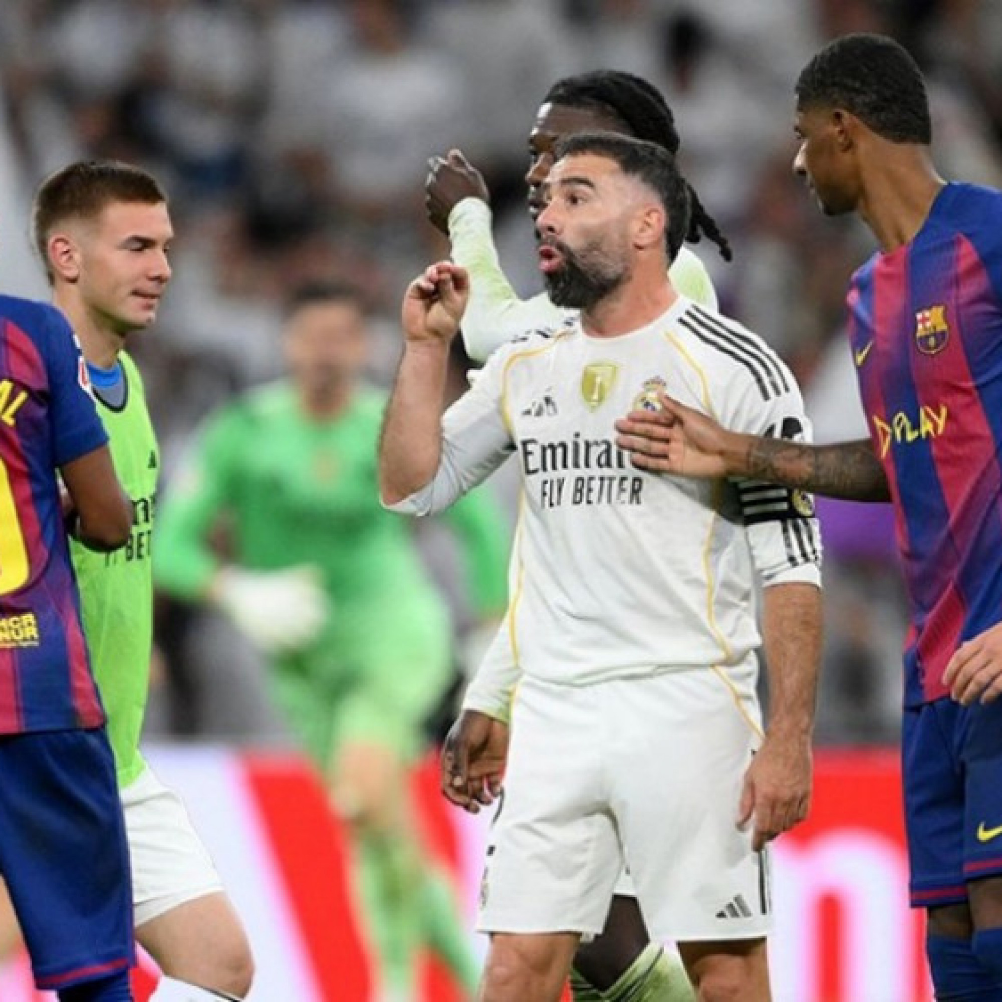  - Tiết lộ câu nói bất ngờ của Yamal với Carvajal, đàn anh đáp trả "cực gắt"