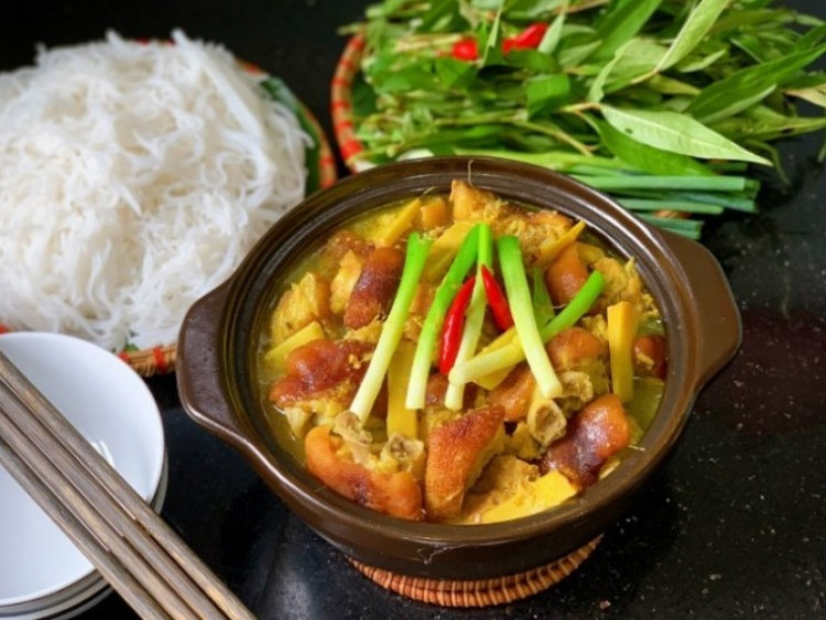 Trời mưa lạnh, nấu nồi bún giả cầy thơm ngất ngây, ngon khó cưỡng