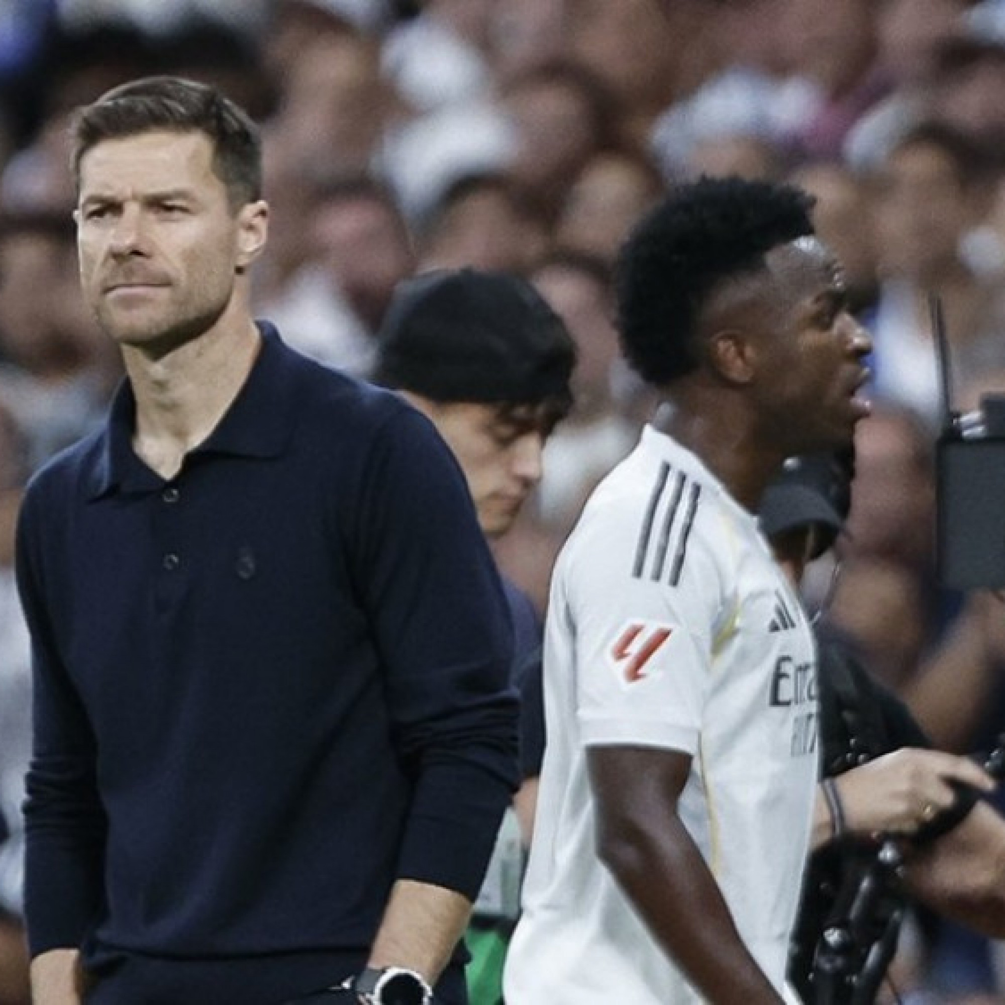 - Căng thẳng Vinicius - Alonso: Chuyện gì đang xảy ra ở Real Madrid?