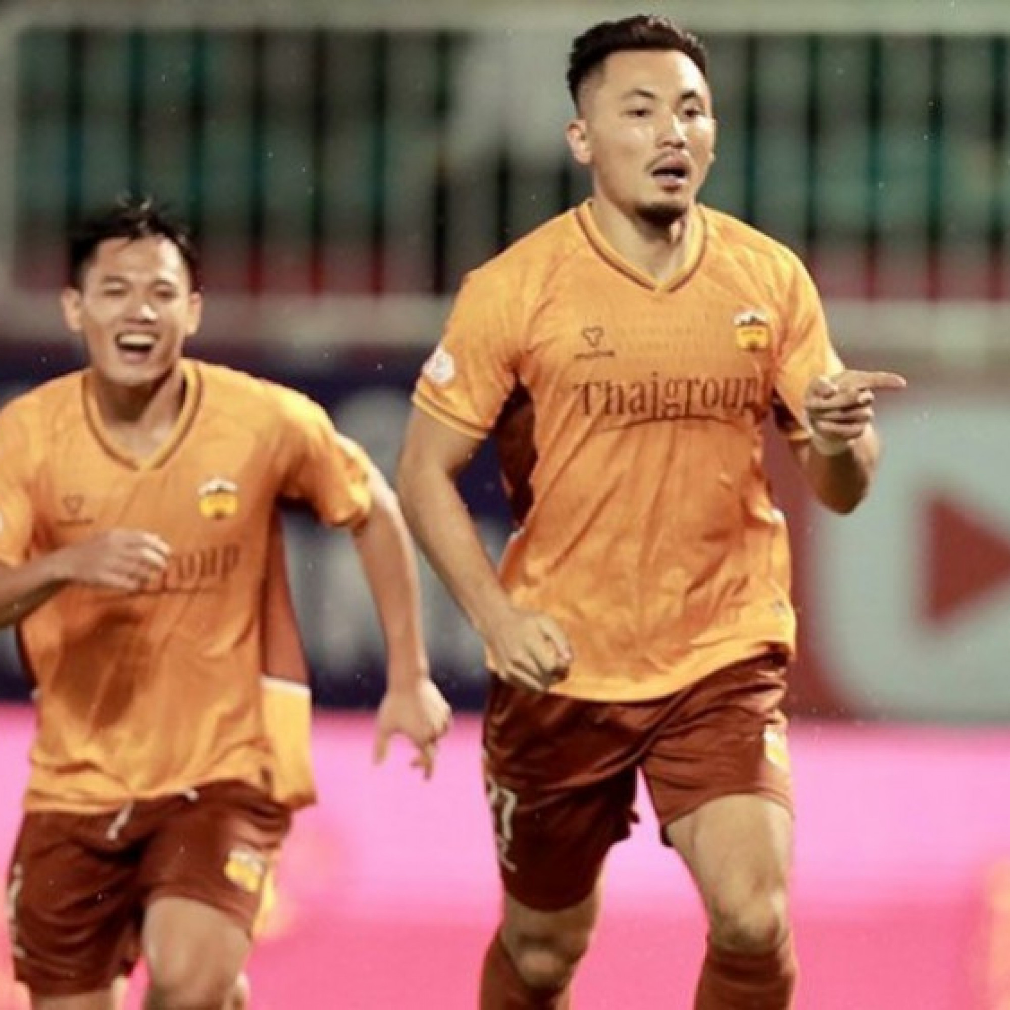 - Trực tiếp bóng đá HAGL - Nam Định: Đội bầu Đức tiếp tục gây bất ngờ? (V-League)