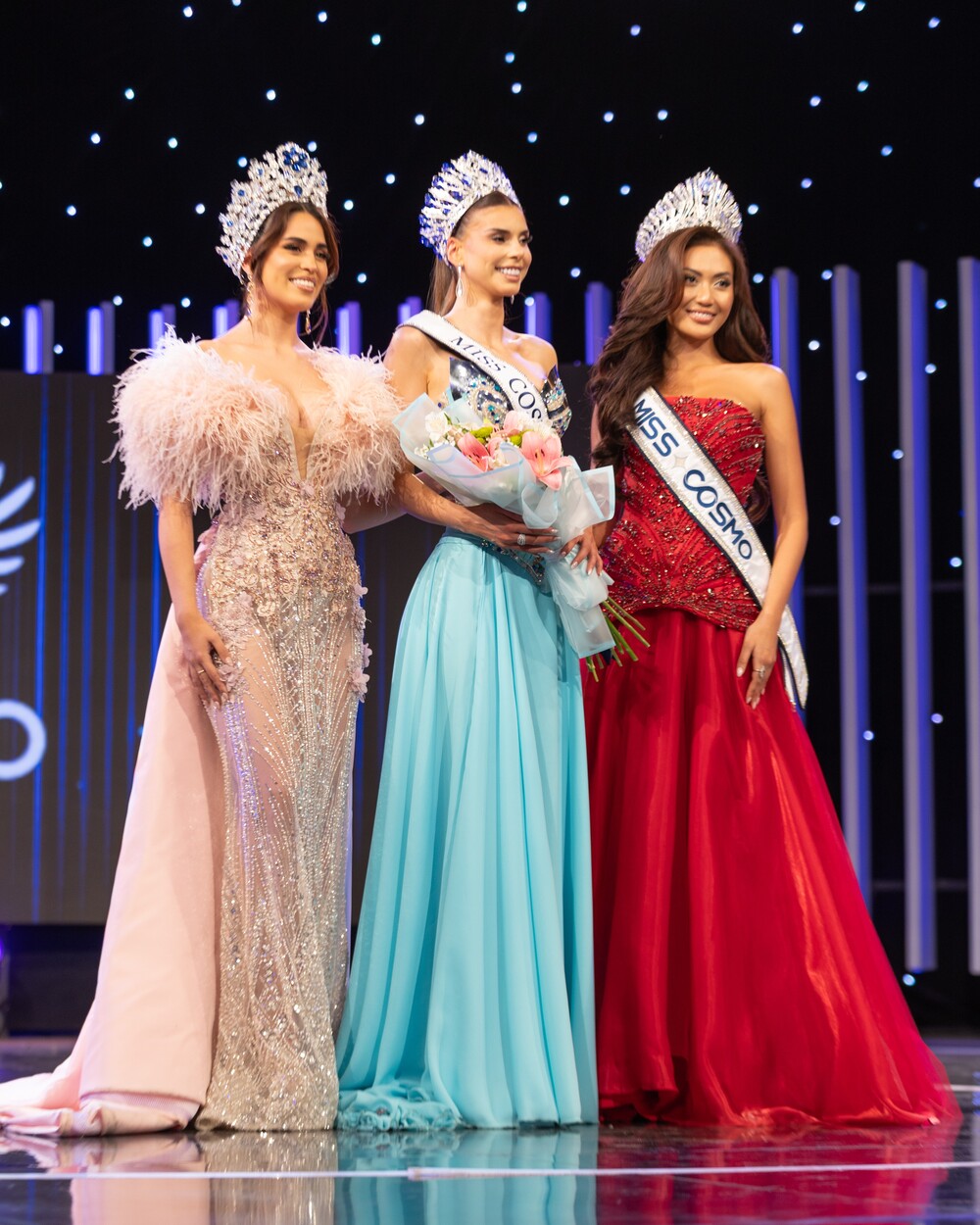 Chuỗi công du 4 quốc gia của Miss Cosmo 2024: Trao sash cho Hoa hậu Mỹ, xuất hiện nổi bật trên truyền hình Mexico và Panama - 4
