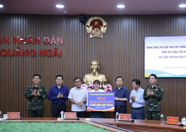 pho thu tuong tran hong ha: khong de nguoi dan doi, ret sau mua lu - 10